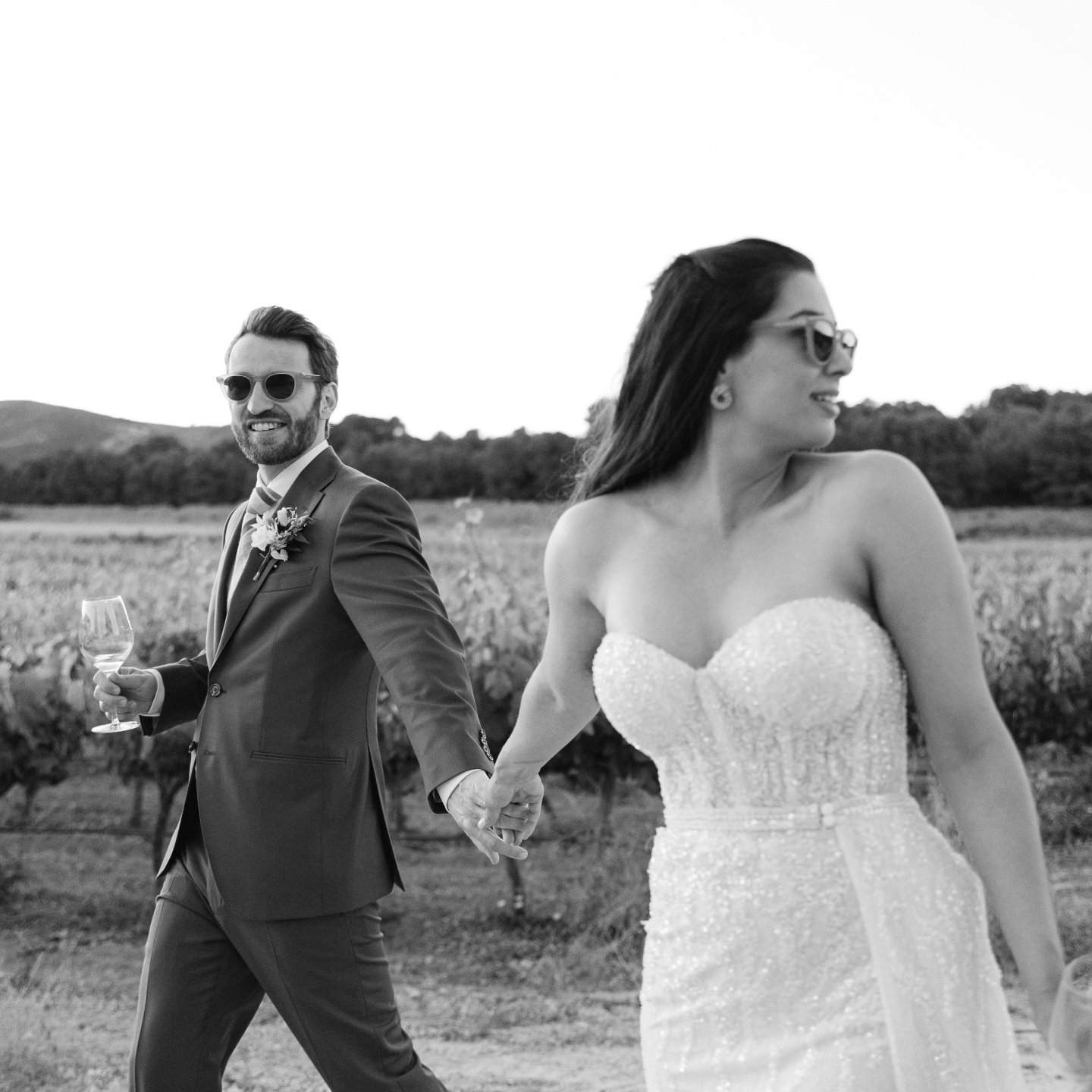 Recuerdos de paseos entre vi&ntilde;edos con Samantha &amp; Mark 🤍

@samarkrk
@sarois
@mk_markkristense
@lourdesalmeron.events
@hacienda_senoriodenevada
@senoriodenevada ⁠
@aliciaherraizmbodas ⁠
@juanmy_medialdea ⁠
@luce_sposa ⁠

#bodasgranada #foto