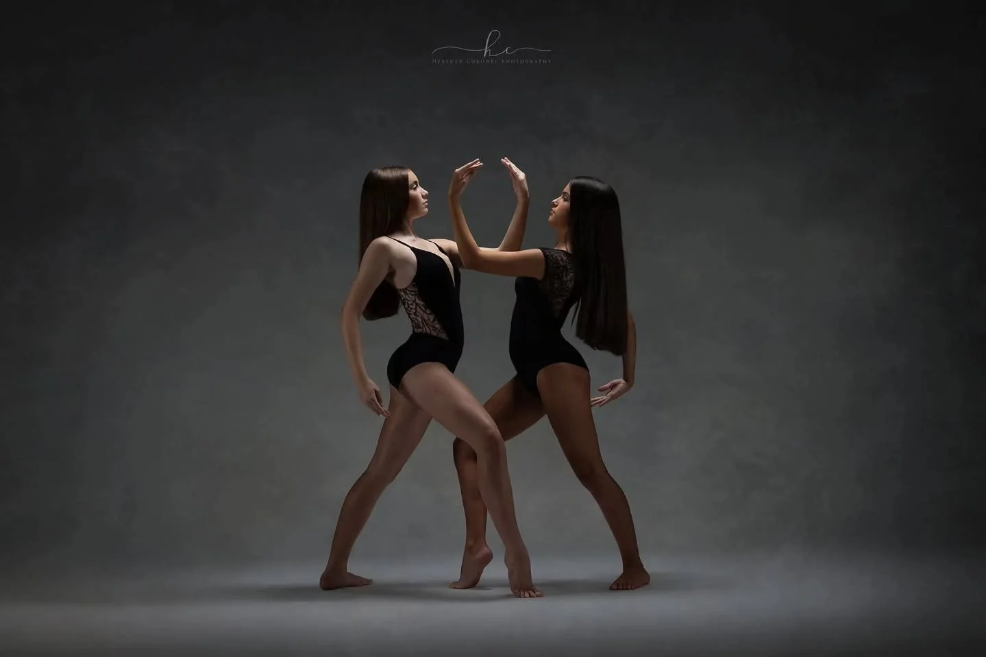 &bull;
With the new dance season started,  it's a perfect time to book your shoot. And even better to invite your bestie along!

@artistrydanceacademy

#dancephoto #dancephotography #portraits #fine art #paulbuff #canon #dancesisters #dancers #studio