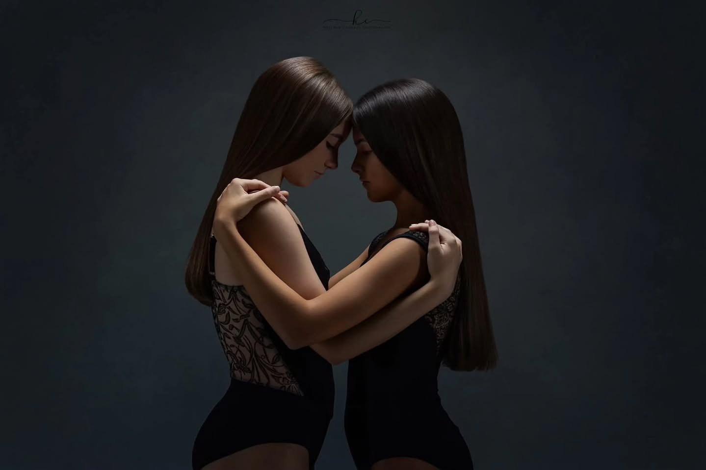 &bull;
🖤'A true friend is one that reaches for your hand, and touches your heart.'🖤

@artistrydanceacademy

www.HeatherCPhotography.com