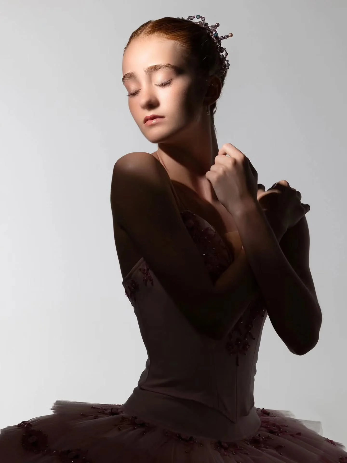 &bull;
I didn&rsquo;t start photographing dancers for the tricks, the jumps, or the perfectly timed poses.
I started because of what lives between those moments.
The quiet control. The way a hand softens at the end of a line. The strength it takes to