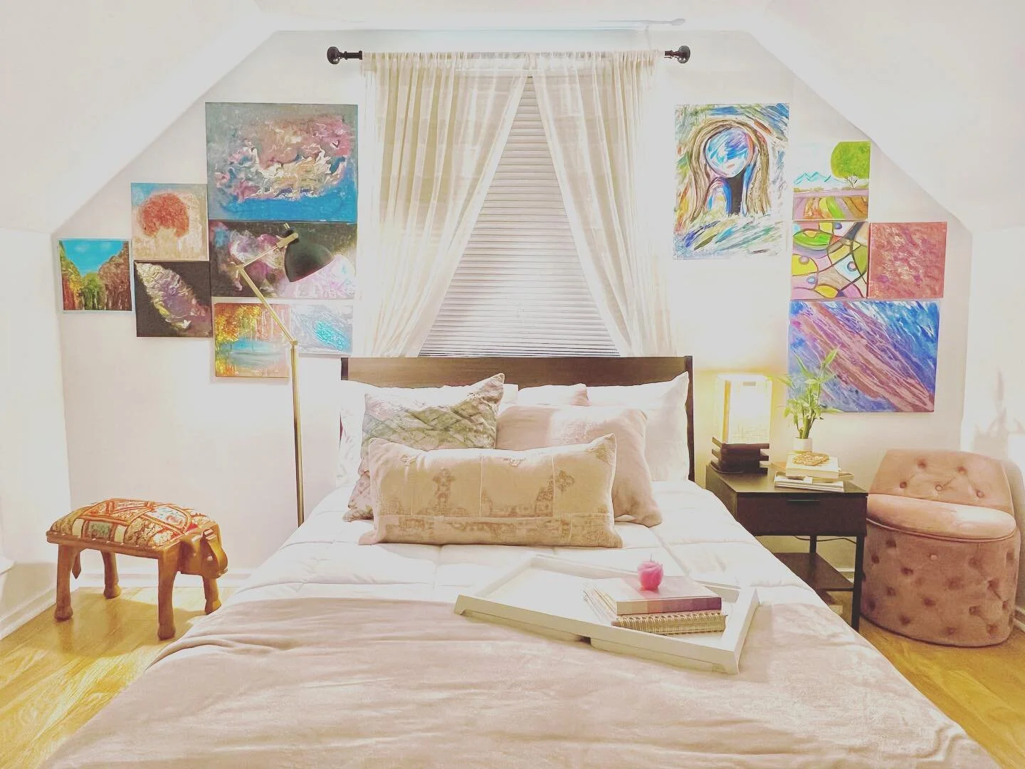 #Wall art used in simple decor but embracing a lot of feelings