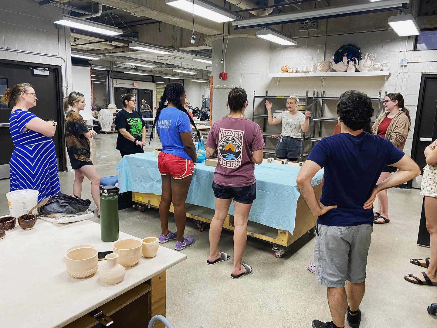 A festive summer test tile review/rally with @clairethibodeauceramics and her Continuing Education Wheel Throwing students ✨. More CE classes coming! #stayposted #continuingeducation #ccsdetroit