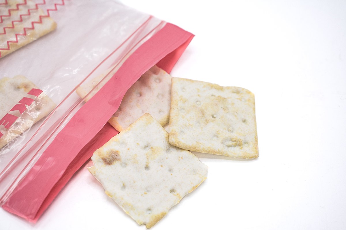 Saltines
2022
Glass 2”x2”x0.5”
