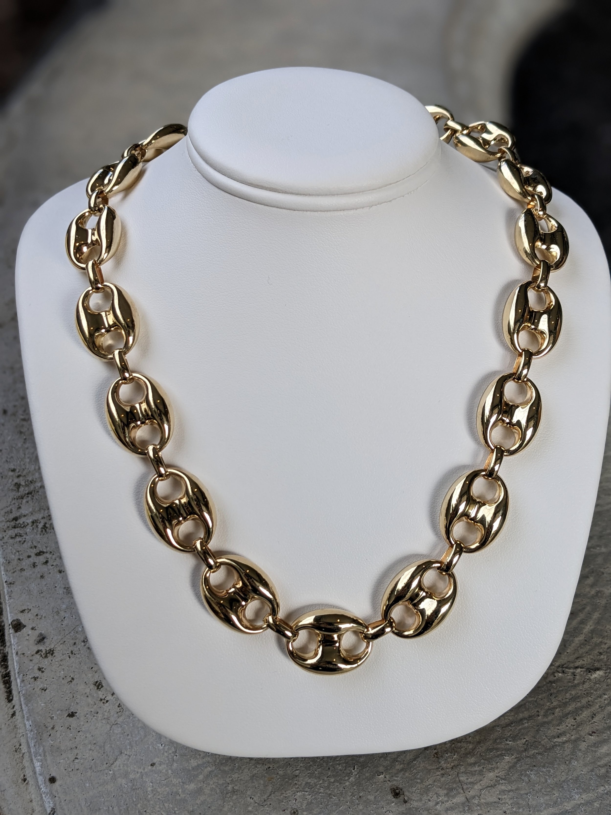 Chunky chain 1.jpeg