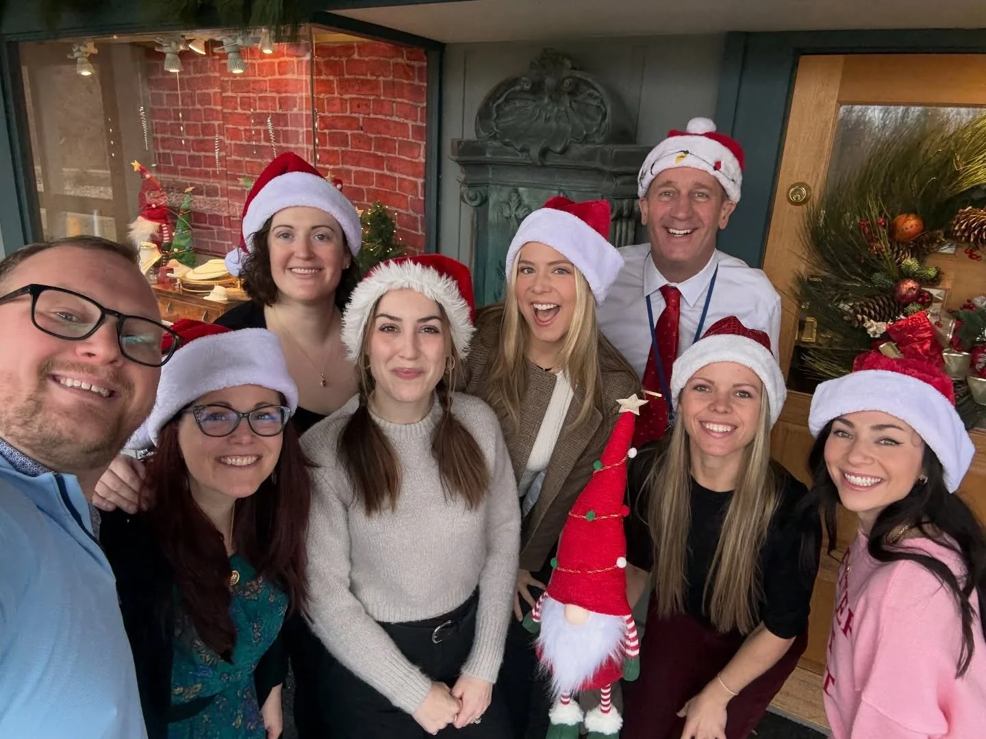 That&rsquo;s a wrap from team Forsythe! We will be back Saturday from 10a-5p before closing down through the new year. Happy holidays! ✨ 🎄 🎁 💍