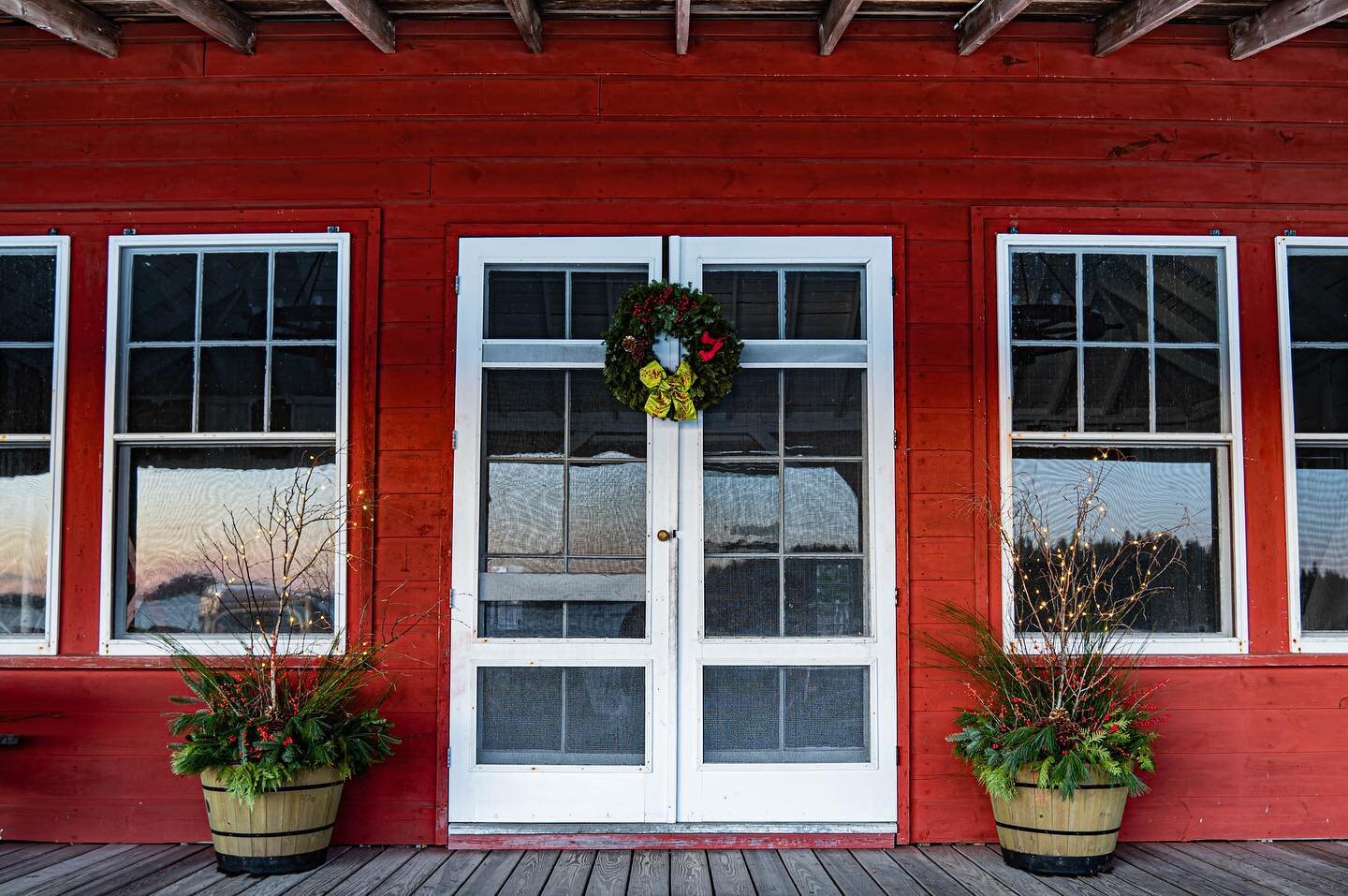 &lsquo;Twas the night before Christmas, and in Center Harbor
No yachts were at mooring, no old goats yelling &ldquo;starboard!&rdquo;
The boats in their cradles, secured on the hard
Awaiting next spring, the escape from the yard
The clubhouse is quie