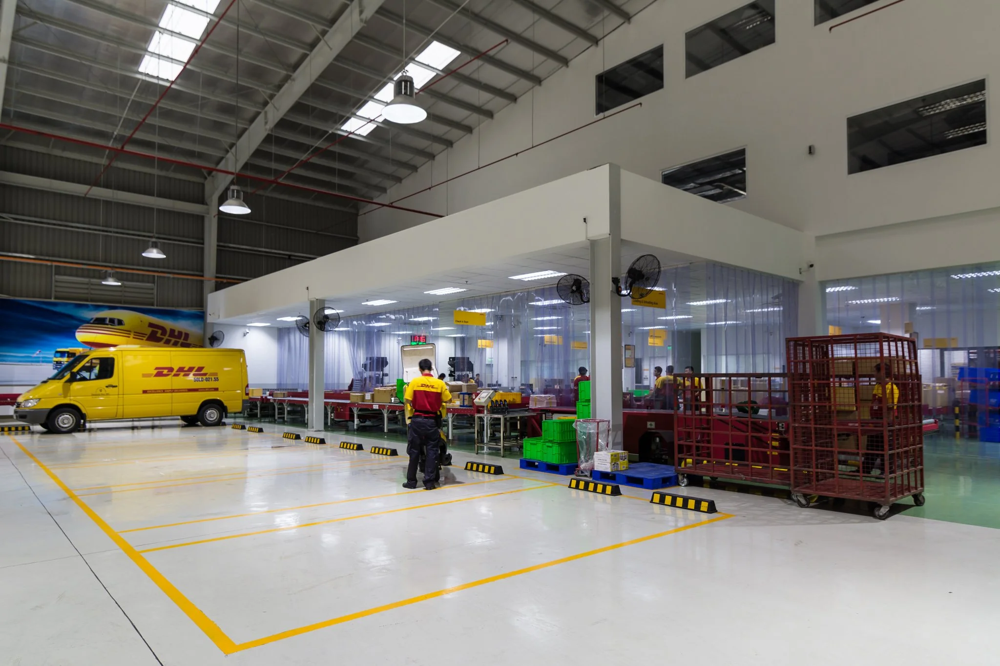 LR_1313_DHL HCMC_PR_2014-11.jpg