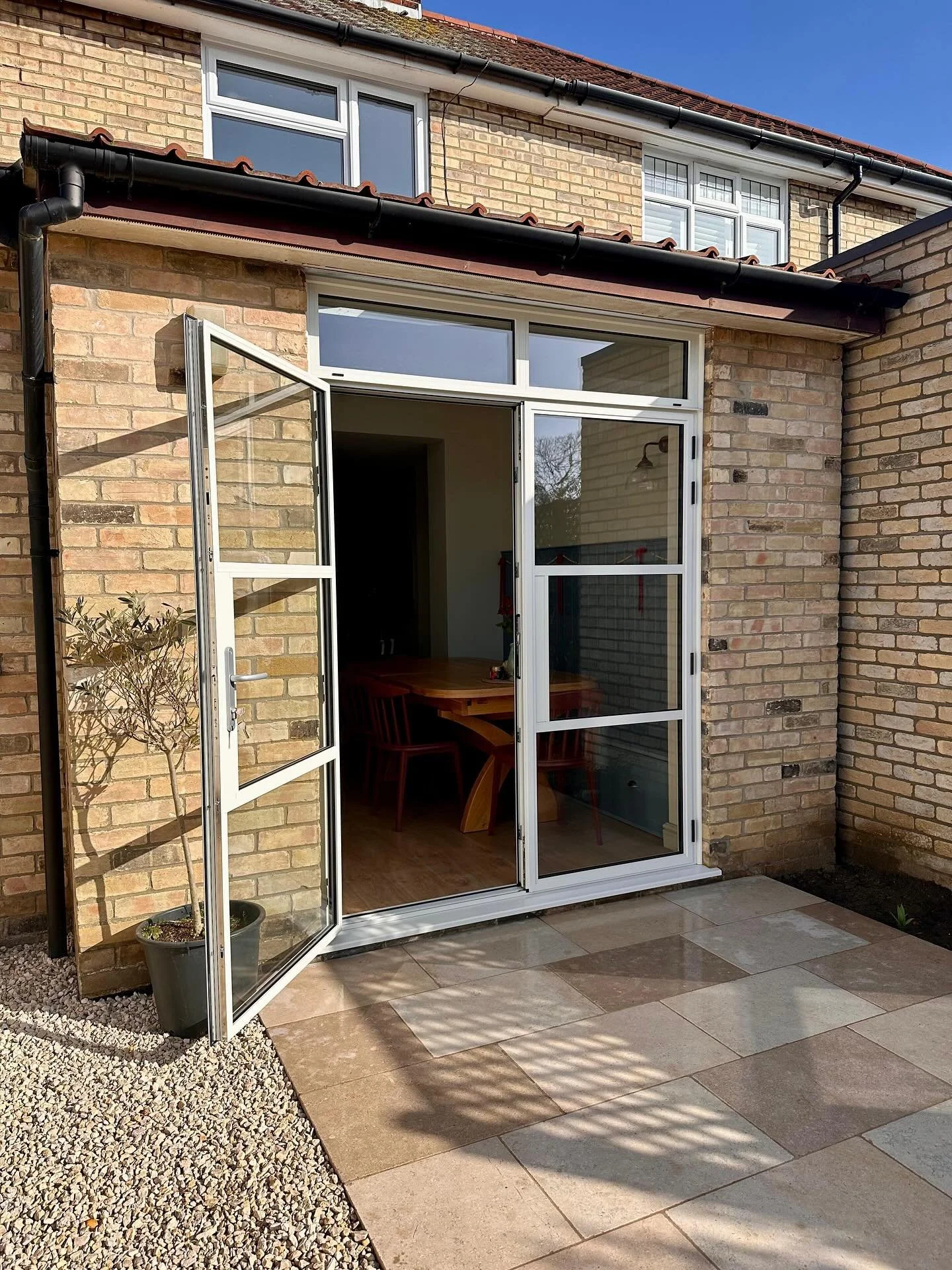 RAL 9002 Heritage Aluminium French Doors 🤍

Soft. Elegant. Timeless.

These bespoke heritage aluminium French doors are finished in RAL 9002 (Grey White) - a refined, warm off-white that complements both period properties and modern renovations beau