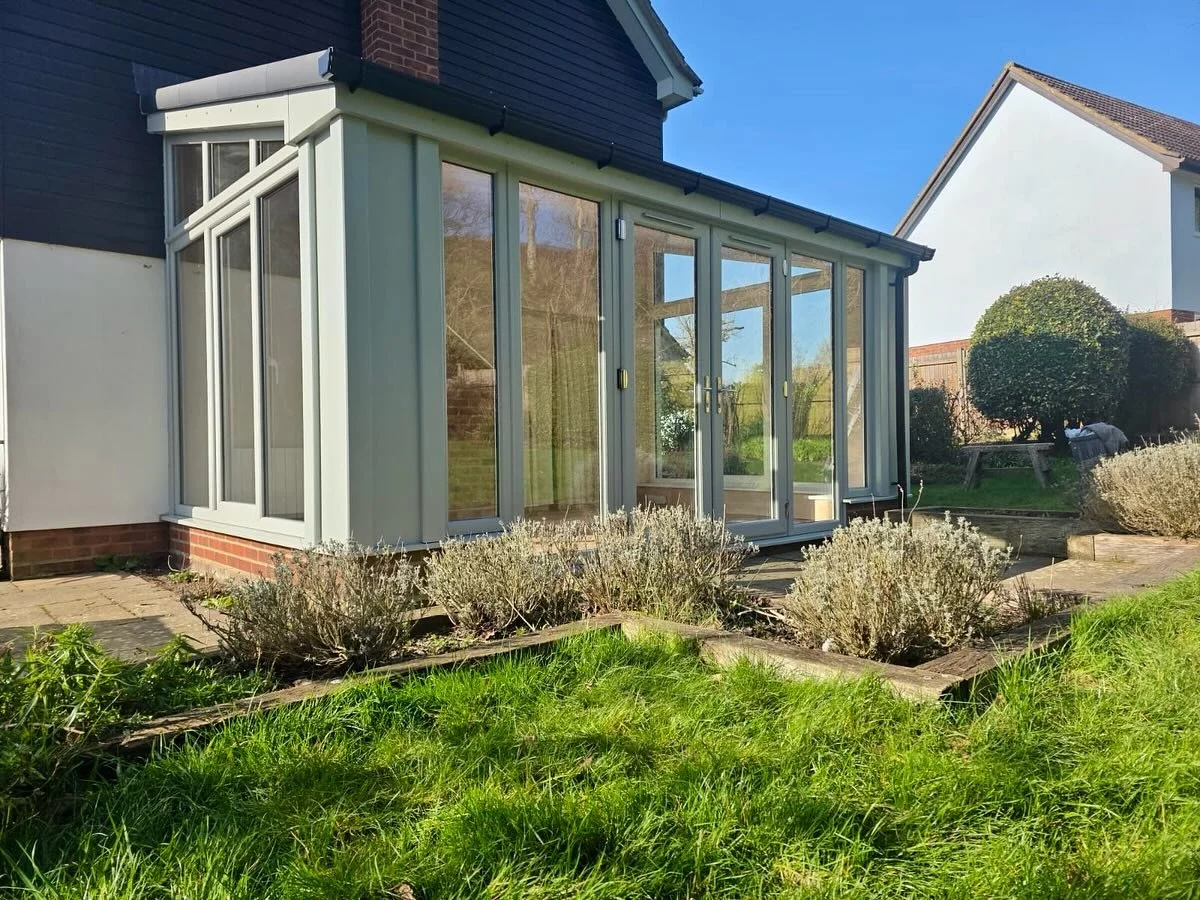 Out with the old, in with year-round comfort 👌

This tired conservatory has been transformed using the existing base, upgraded with a high-performance warm roof and finished with stylish Loggia posts for that solid, modern feel.

Better insulation, 