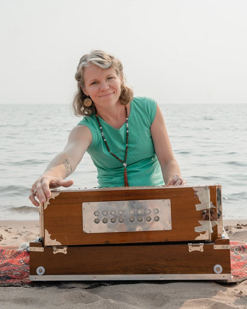 ☾⋆｡ &deg;✩ 𝗜𝗻𝘁𝗼 𝘁𝗵𝗲 𝗡𝗶𝗴𝗵𝘁: 𝗦𝗮𝗰𝗿𝗲𝗱 𝗠𝘂𝘀𝗶𝗰 &amp; 𝗗𝗮𝗻𝗰𝗲𝘀 𝗼𝗳 𝗨𝗻𝗶𝘃𝗲𝗿𝘀𝗮𝗹 𝗣𝗲𝗮𝗰𝗲 : 𝗧𝗢𝗠𝗢𝗥𝗥𝗢𝗪 𝟳-𝟵𝗣𝗠 

Step into a space of profound, heartfelt connection as we honor the Ruhaniat Lineage:

☾ 𝗙𝗼𝘀𝘁𝗲𝗿?