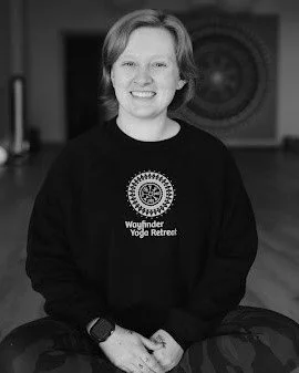 𝗧𝗵𝗲 𝗦𝗶𝘇𝗲 𝗼𝗳 𝘁𝗵𝗲 𝗖𝗼𝗻𝘁𝗮𝗶𝗻𝗲𝗿 𝗠𝗮𝘁𝘁𝗲𝗿𝘀:

For our Sustainable Movement for Chronic Pain series, we are choosing intimacy and depth. A small group is an intentional therapeutic choice.

⟢ Personal Attention: With only a few of us