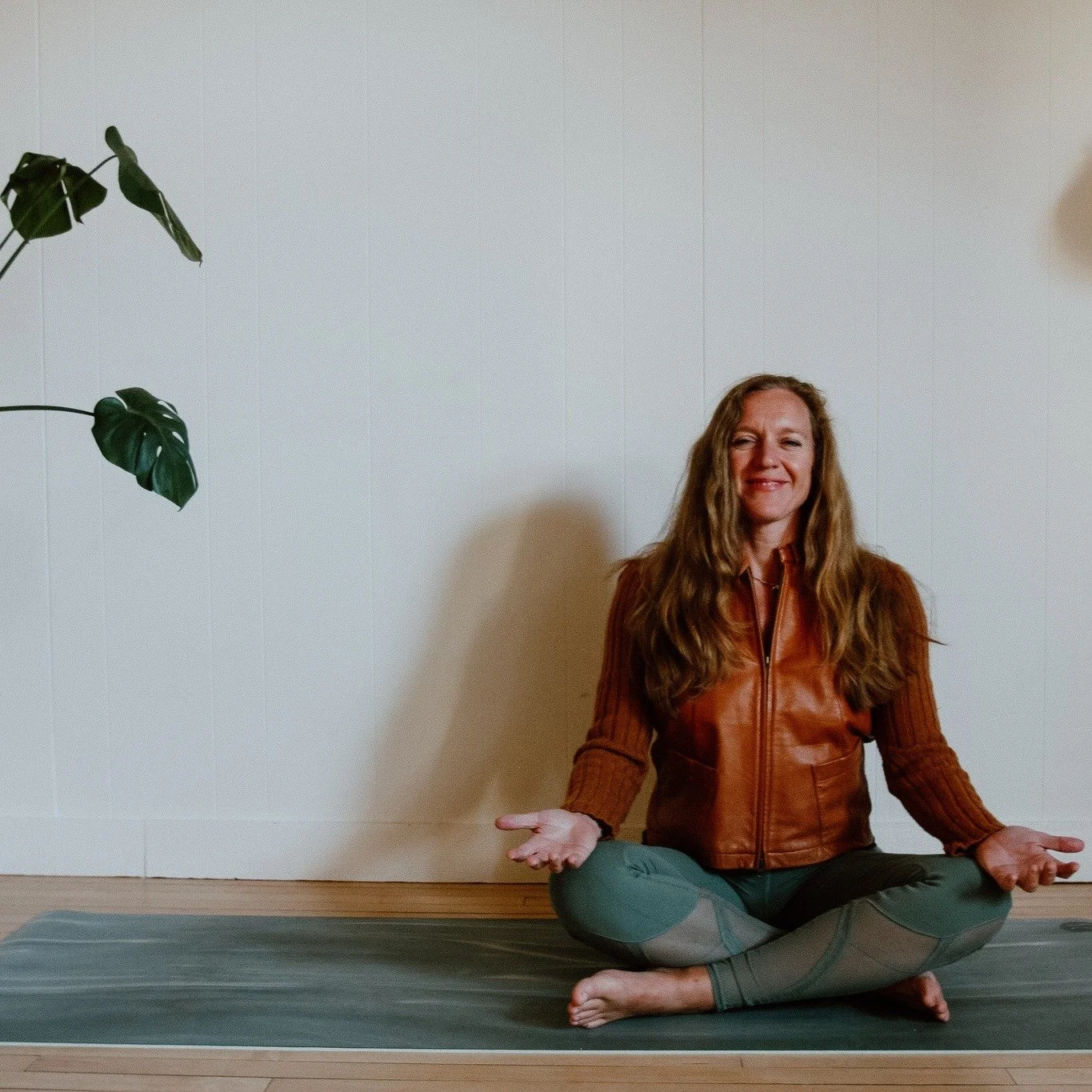 Are you curious about the Sacred Cacao Ceremony we're holding next month? Read on if so!

𝗧𝗵𝗲 𝗔𝗿𝗰𝗵𝗶𝘁𝗲𝗰𝘁𝘂𝗿𝗲 𝗼𝗳 𝘁𝗵𝗶𝘀 𝗖𝗮𝗰𝗮𝗼 𝗖𝗲𝗿𝗲𝗺𝗼𝗻𝘆:

⟢ 𝗢𝗽𝗲𝗻𝗶𝗻𝗴 𝘄𝗶𝘁𝗵 𝗚𝗿𝗮𝘁𝗶𝘁𝘂𝗱𝗲: Sharing in a simple moment of thanks t