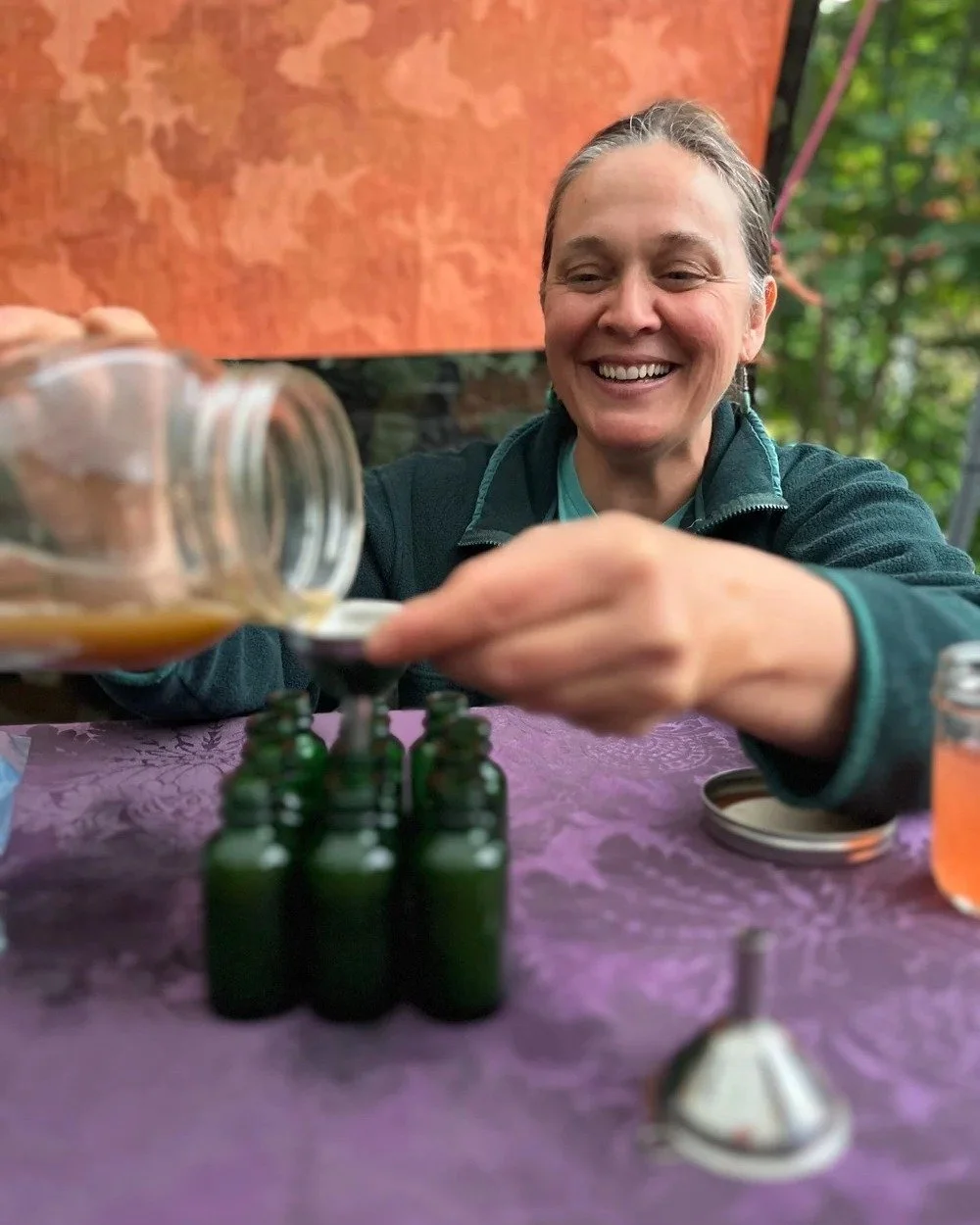 Angela Krick believes health is dynamic and encourages others to reclaim their well-being by tuning into the natural world. 

Join her for a 4-week series beginning 𝗧𝗛𝗜𝗦 𝗪𝗘𝗗𝗡𝗘𝗦𝗗𝗔𝗬! There are just a few spots left.

You will smell, taste,