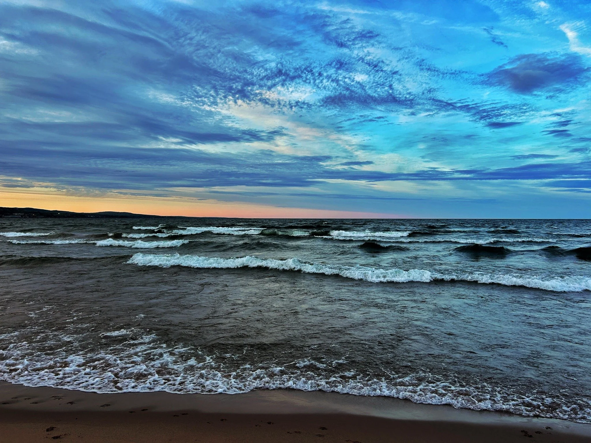 ✨
The poet's mind floats and dances on
the waves of life amidst the voices of
wind and water.
Now when the sun has set and the
darkened sky draws upon the sea
like drooping lashes upon a weary eye
it is time to take away his pen, and
let his thoughts