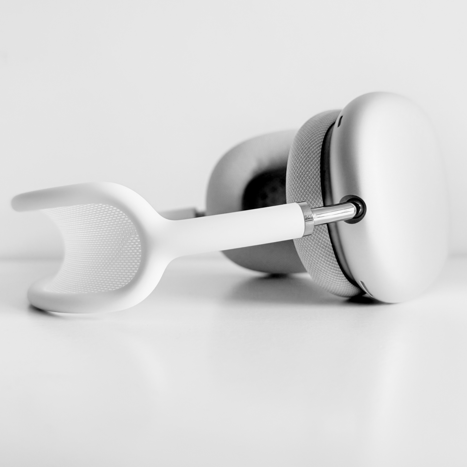 Max Miss — Basic Apple Guy