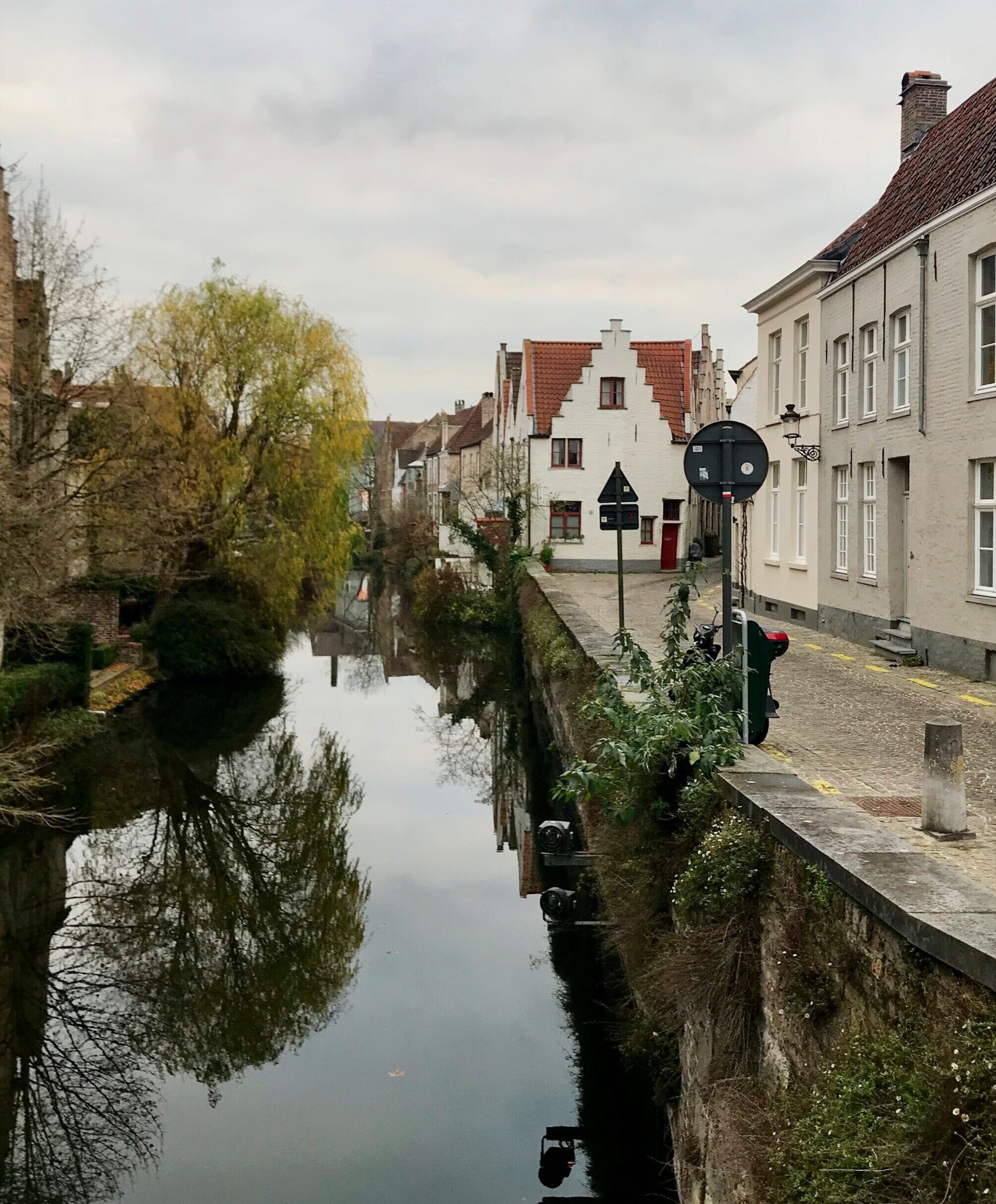 These are some of the charming canals that make Brugges such a wonderful backdrop for a Christmas Market in Belgium.
