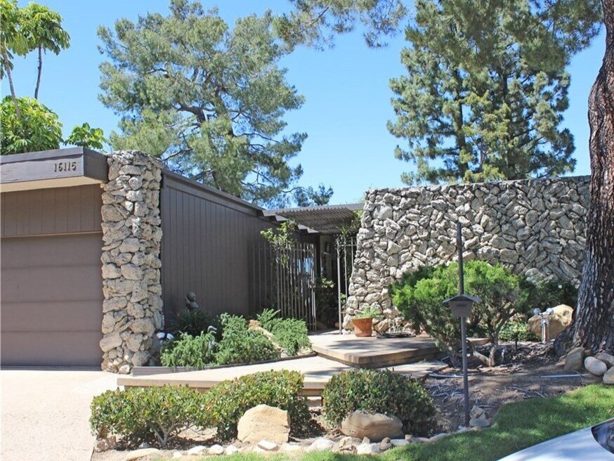 ENCINO | 16115 Sandy Ln | $2,275,000