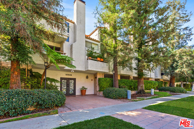 STUDIO CITY | 10926 Bluffside Dr #33 | $539,500