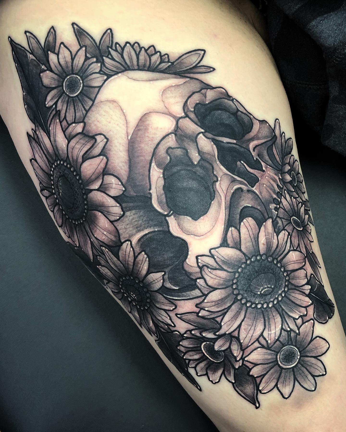 Anyone else had enough mayflies for a season yet?
I did this big thigh piece today.
Thanks Jessica!!
.
.
.
.
#skull #skulltattoo #sunflowers #sunflowertattoo #blackandgrey #blackandgreytattoo #whitehorse #whitehorsetattoo #yt #yxy #yxytattoo #yukon #