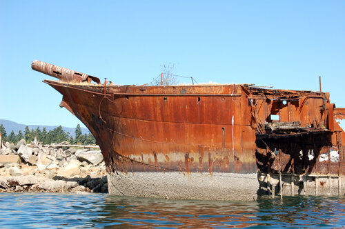 Still showing the stump of her bowsprit, what’s left of the Riversdale.—Nauticapedia