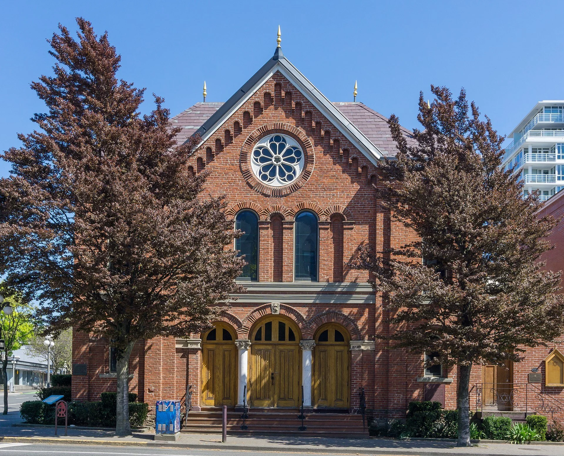Congregation Emanu-El, Victoria, is still there but the ill-starred Copland mansion is long gone. —Wikipedia