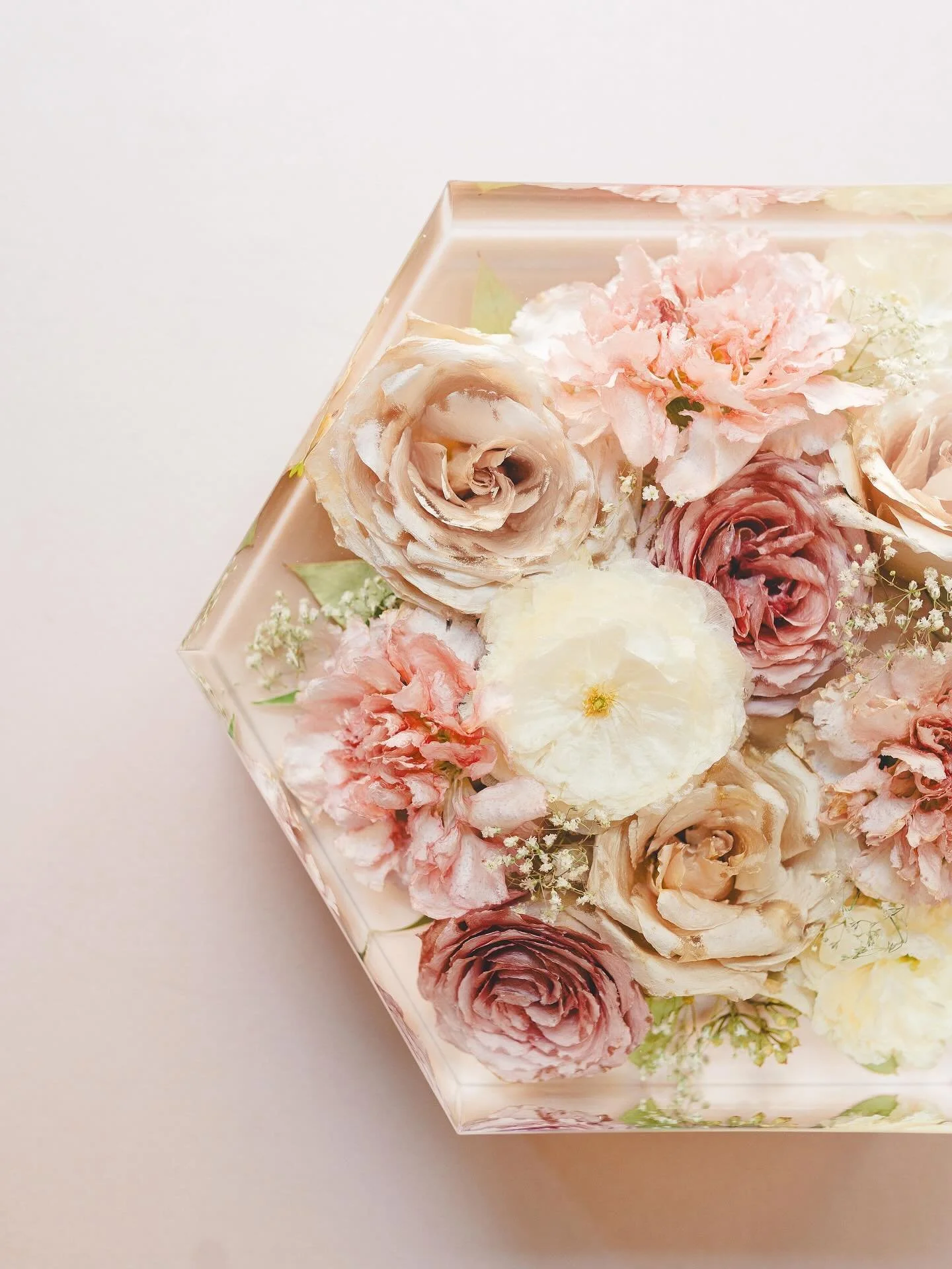 The colorful floral backdrop of @taylorswift and @killatrav &lsquo;s engagement has us reminiscing on some of our favorite romantic pieces we have designed. 

If you are in your Bridal Era, take a peek at all the different ways we can help you preser