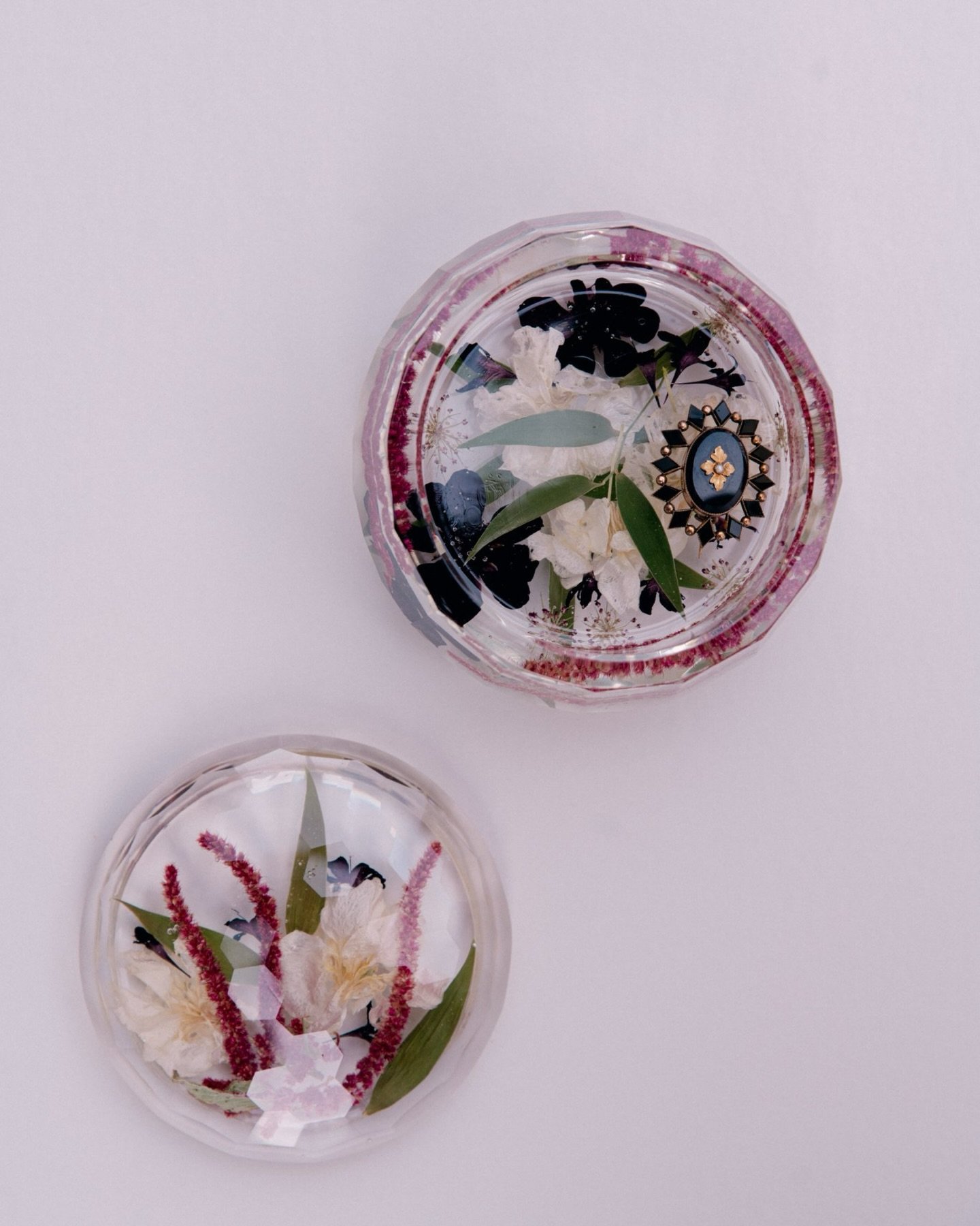 Two daughters, two totally different bouquets, and one incredibly special family.

One of the biggest joys of what we do is the relationships we form along the way. After creating keepsakes for both daughters and growing close with the family, we wan