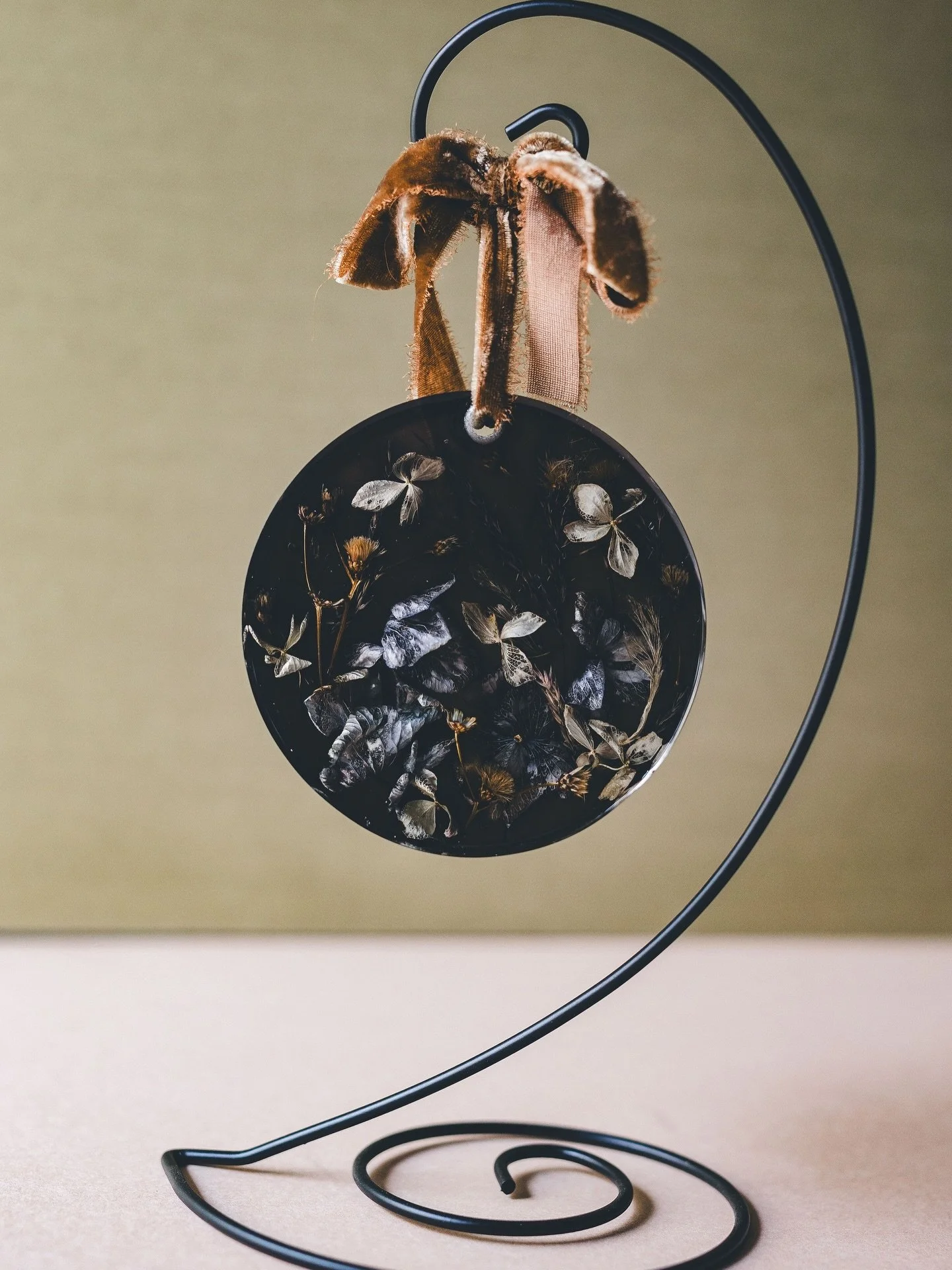 We can&rsquo;t get over these moody pieces! That black background with those flowers is perfection!