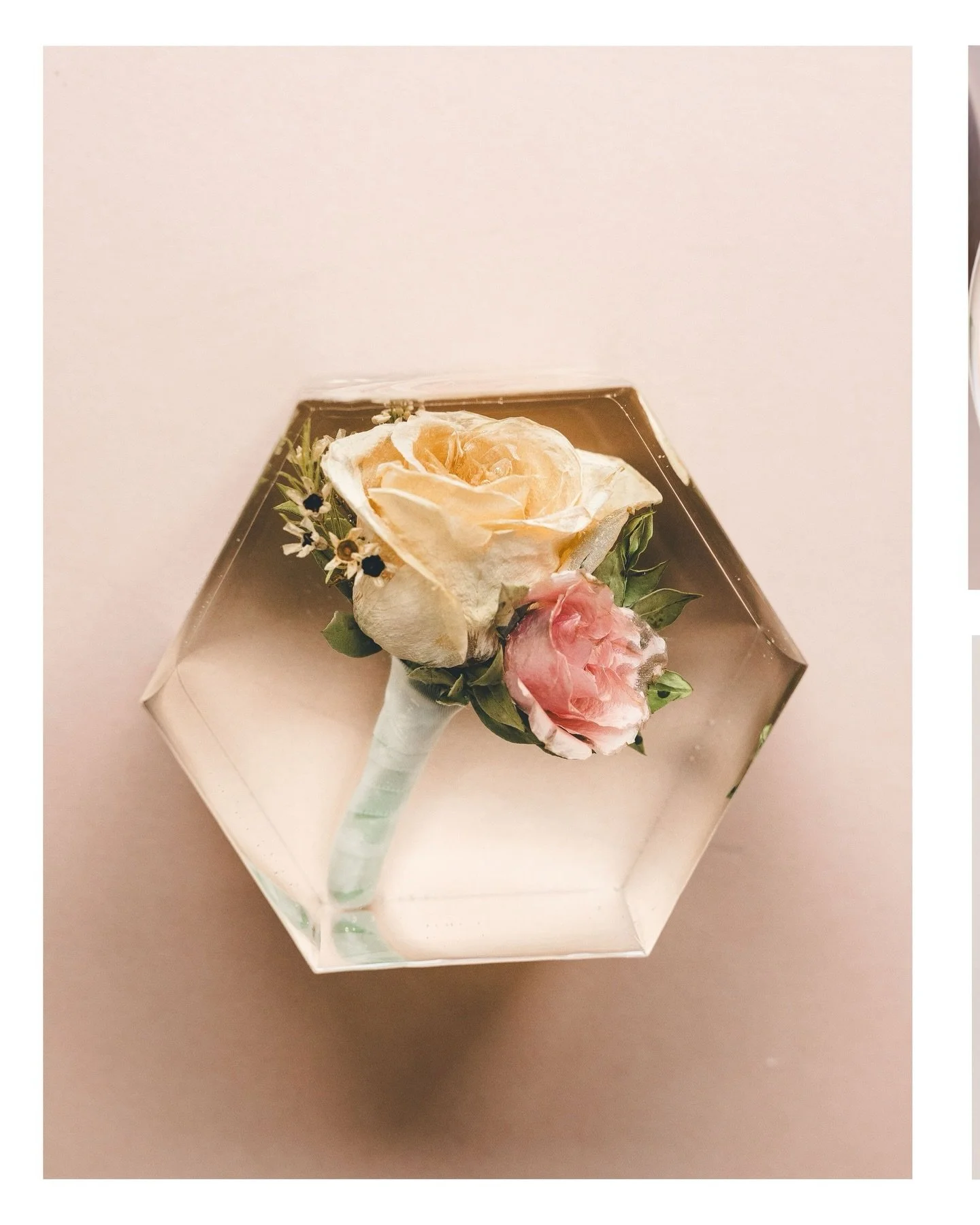 A wedding day holds memories for both partners. 
So why not preserve flowers from everything?? 

Bouquets, boutonni&egrave;res, corsages, centerpieces, a specific flower&hellip;.

Swipe to see how we have showcased boutonni&egrave;res having their ow