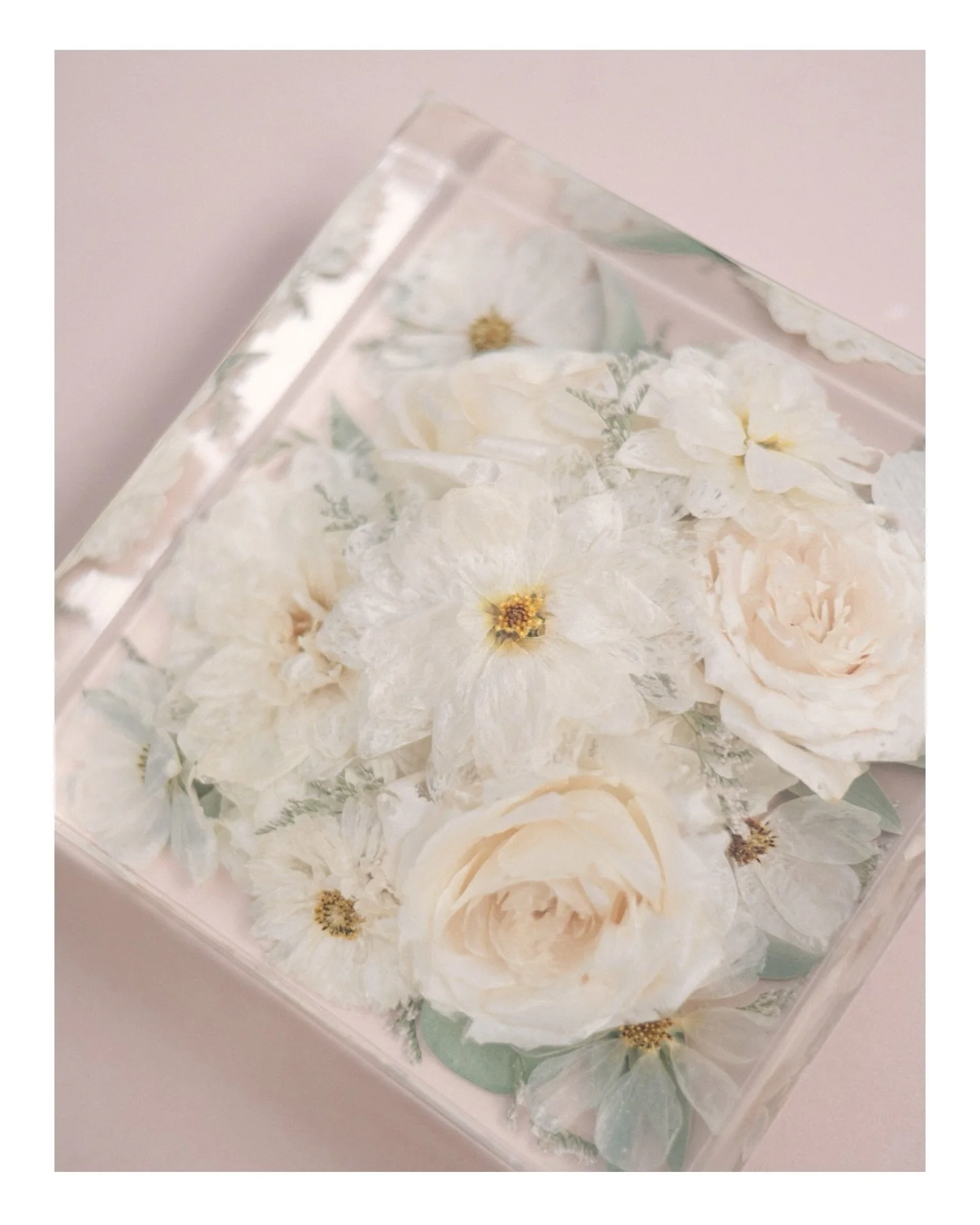 A soft, airy, and dreamy collection 🤍

Where gentle textures, neutral tones, and preserved blooms come together to hold something meaningful&hellip;.