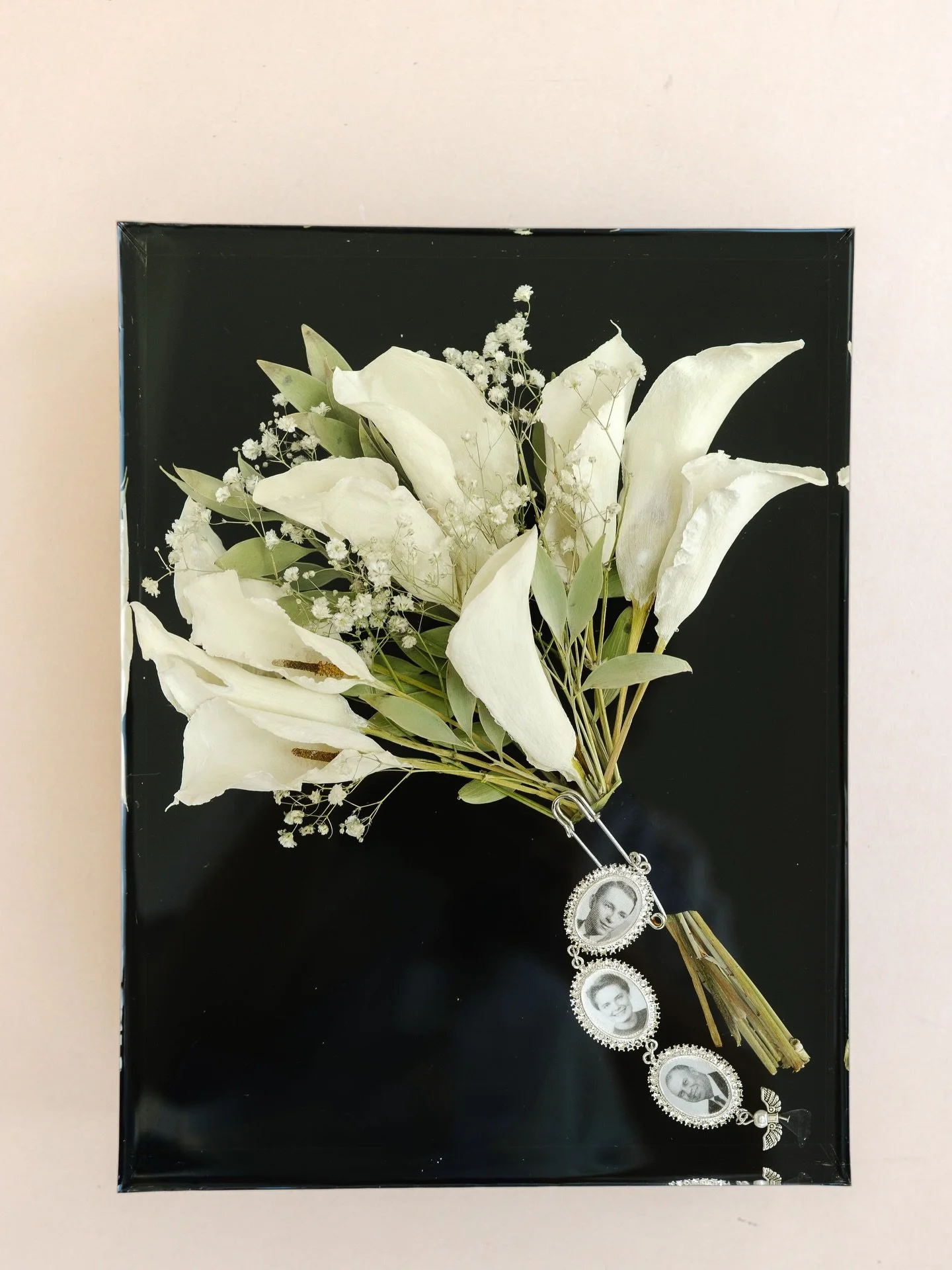 We love a good bouquet re-creation!

Whether it is the full bouquet or a profile view, we can capture that detail for you!