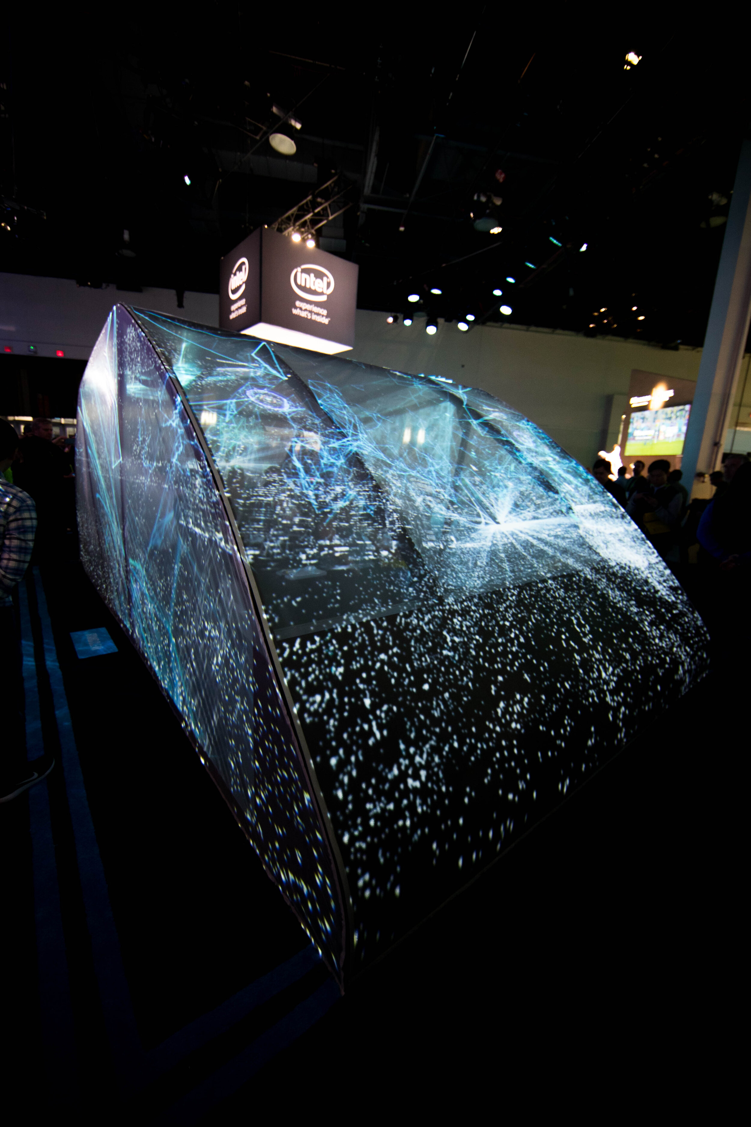 Intel-2018-CES-booth-3-2.jpg