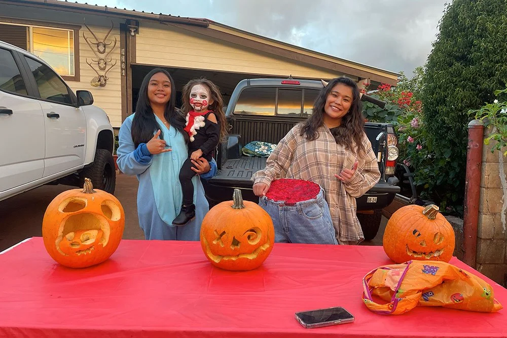 Trick-or-Treat-Izabella-Bolo-unknown-baby-and-Mzrgan-Divina.jpg