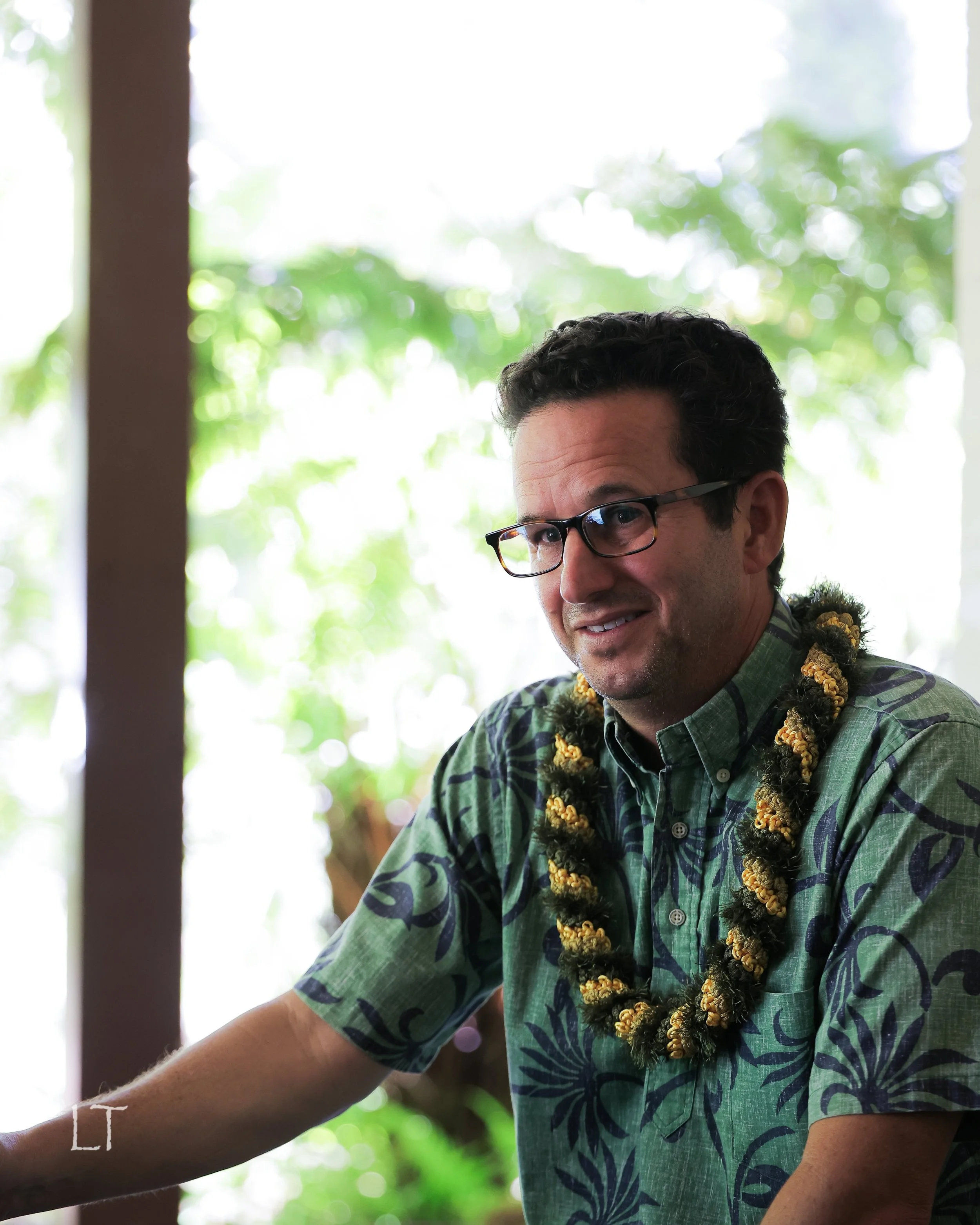 Schatz Visit Focuses on Health Care and Kūpuna Services on Lānaʻi