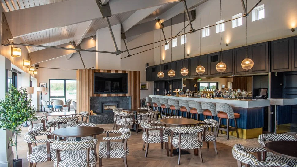 ireland_Seapoint-Golf-Links_Bar.jpeg