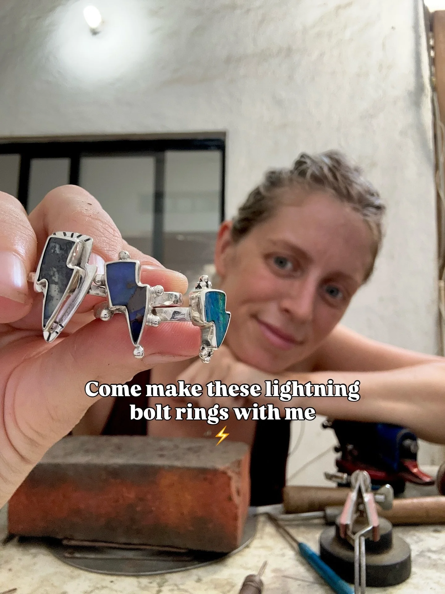 Come make these lightning bolt rings with me! 

Ohh this was a rollercoaster for my first project back and just look how they turned out!!! The last slide with them shimmering in the sunlight is 👌🏼

Sorry I missed a few steps, there&rsquo;s so many