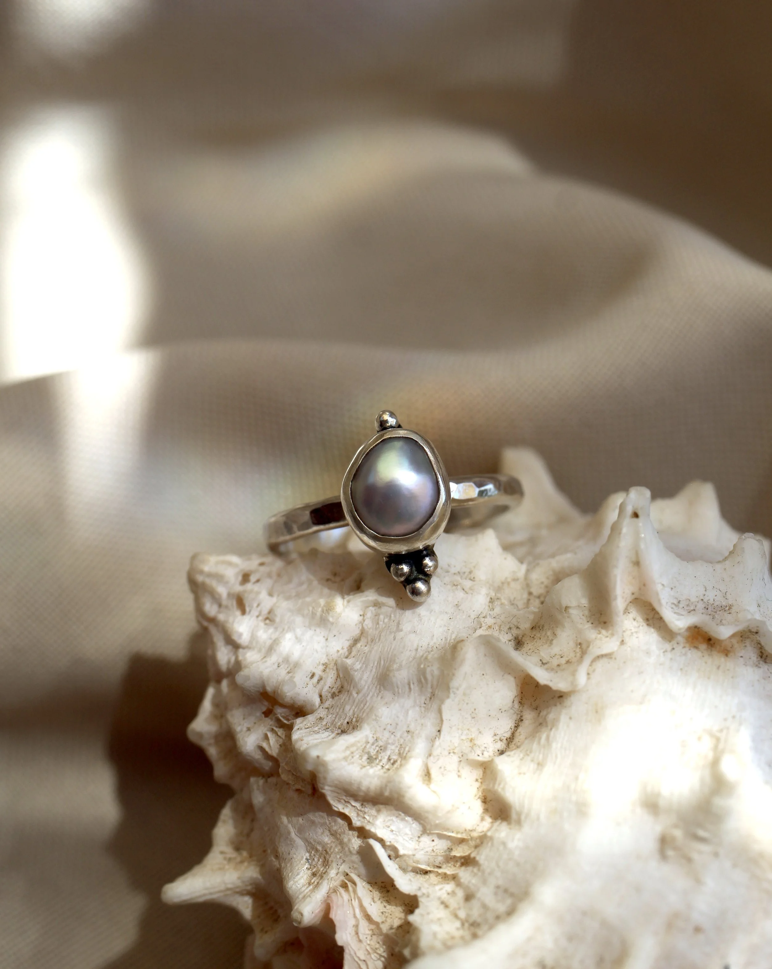 Pearl Trinity Ring - UK R / US 8.75