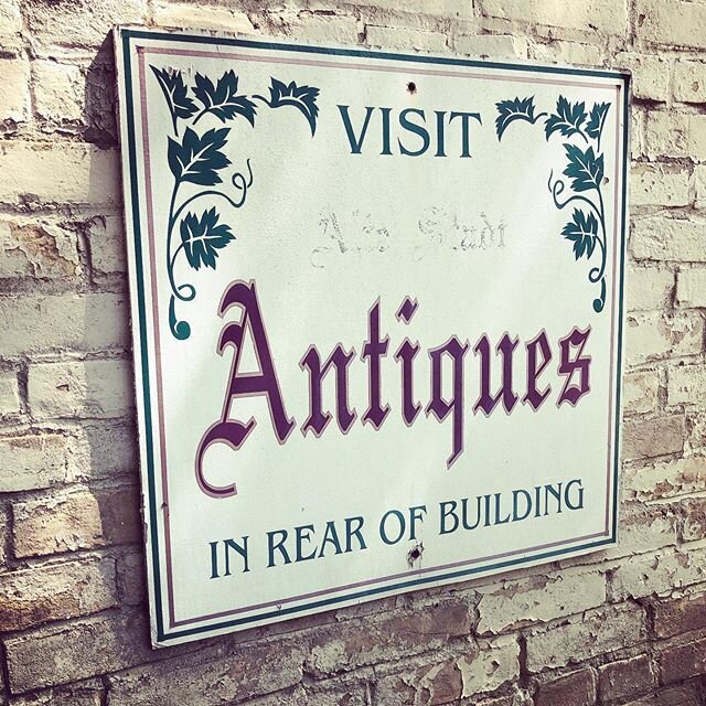 With over 7,000 square feet of merchandise, don&rsquo;t forget to visit the back of the store! Treasures Galore! ⚱️🖼🕰🏺🗝 #antiqueshopping #treasurehunting #oldies #goodies #shoplocal #boernetexas #cornercartelboerne