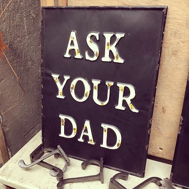 Last minute Father&rsquo;s Day gifts! Don&rsquo;t forget Dad! 💙 #giftguide #giftsforhim #dadsday #fathersday #shoplocal #boernetexas #cornercartelboerne