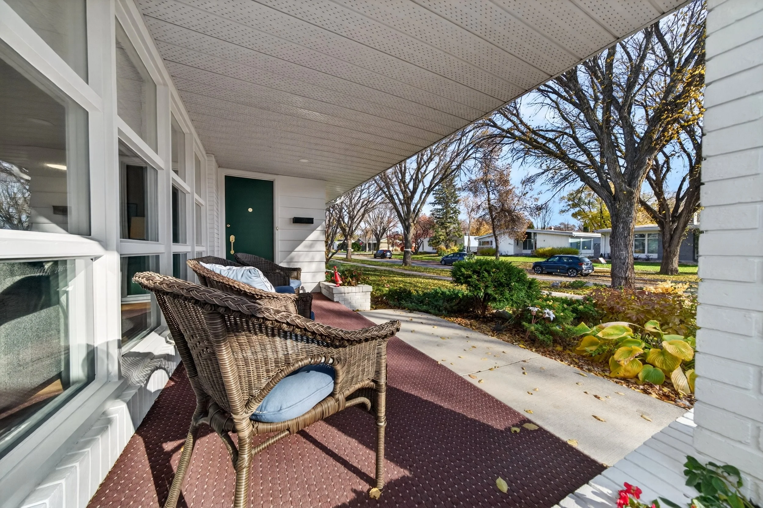 833 Brock Exterior (18).jpg