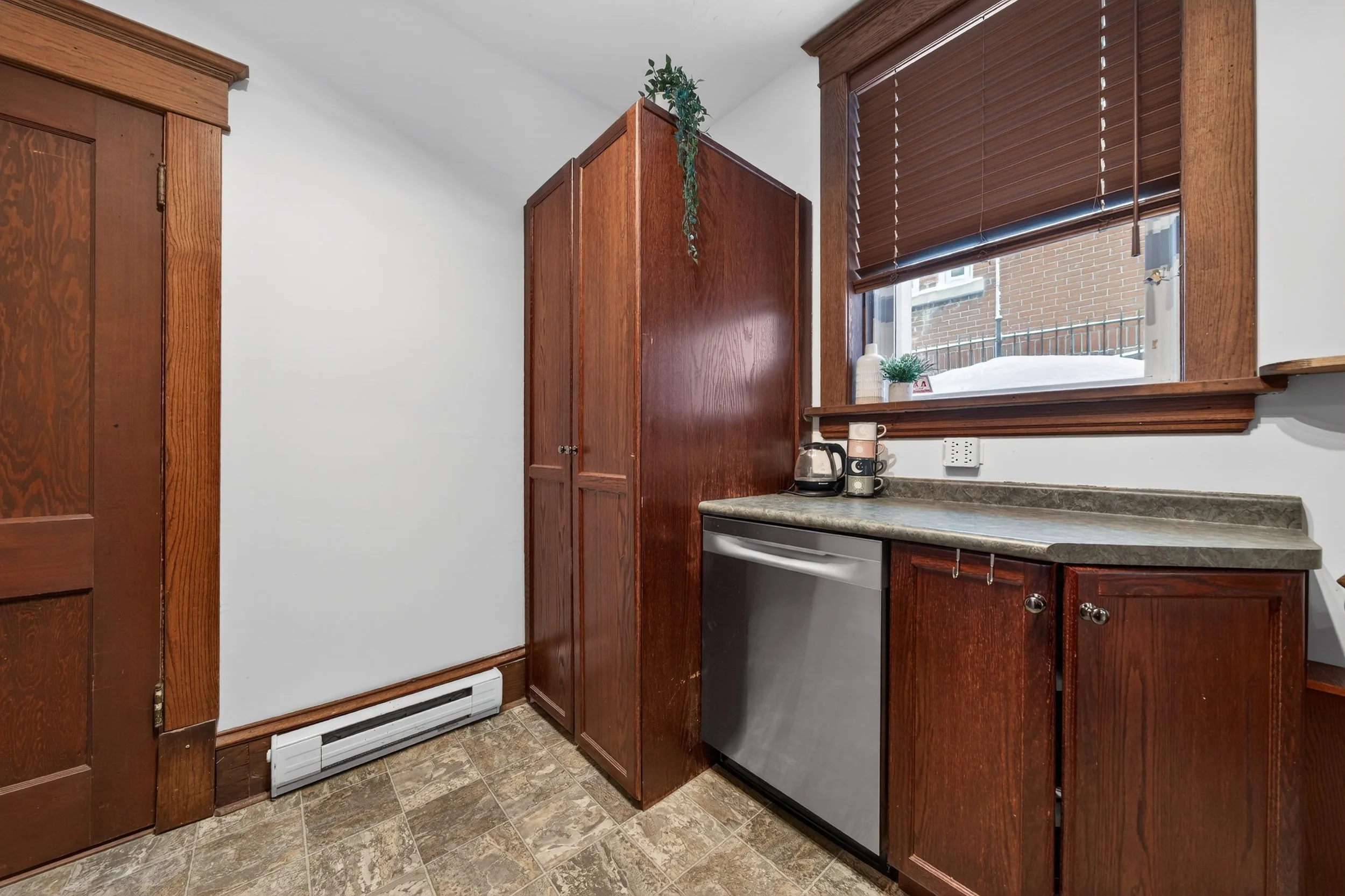 2-272 home Street (6).jpg