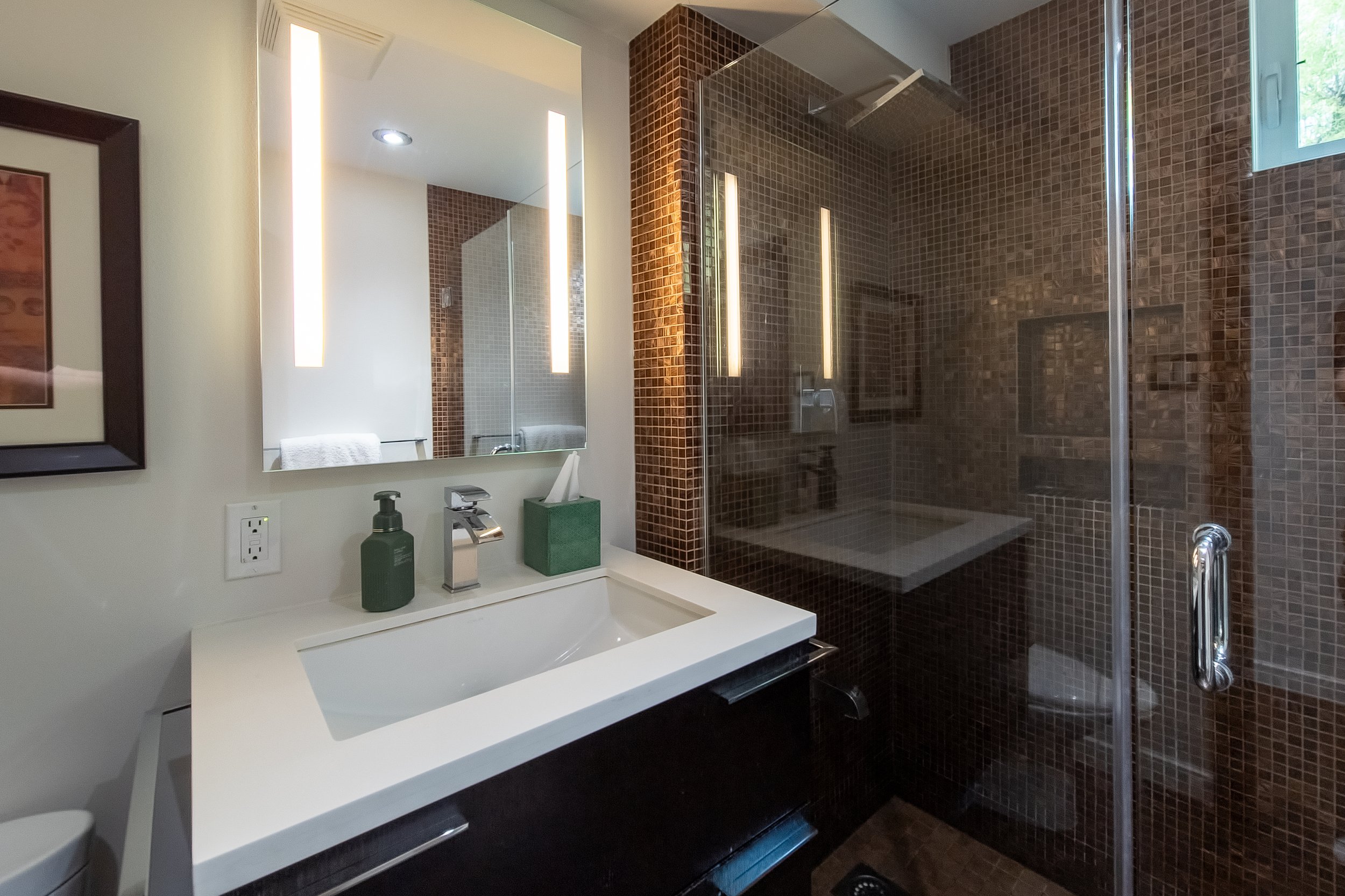 2610 Assiniboine (128).jpg