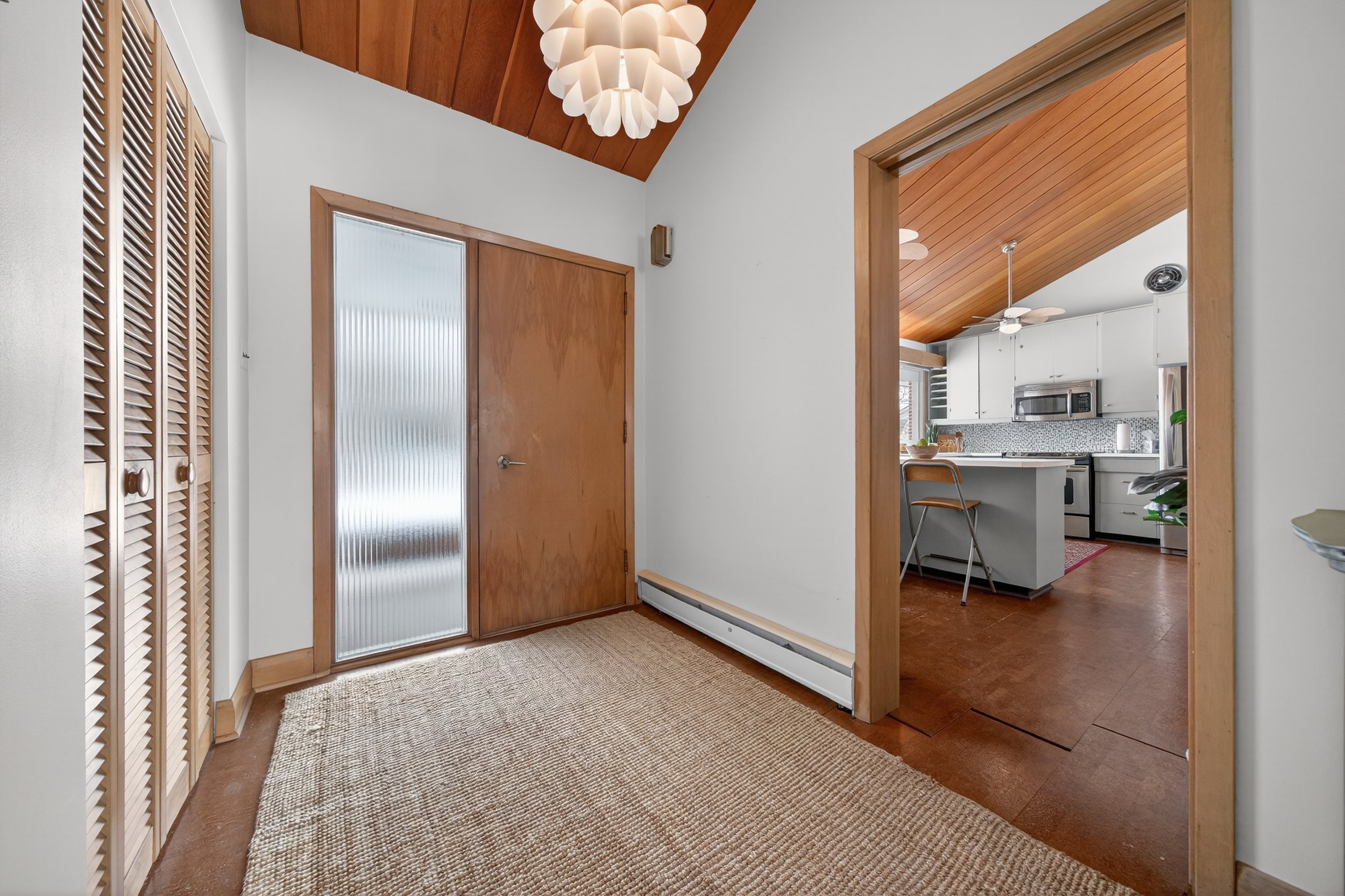 415 Kingston Rd (41).jpg