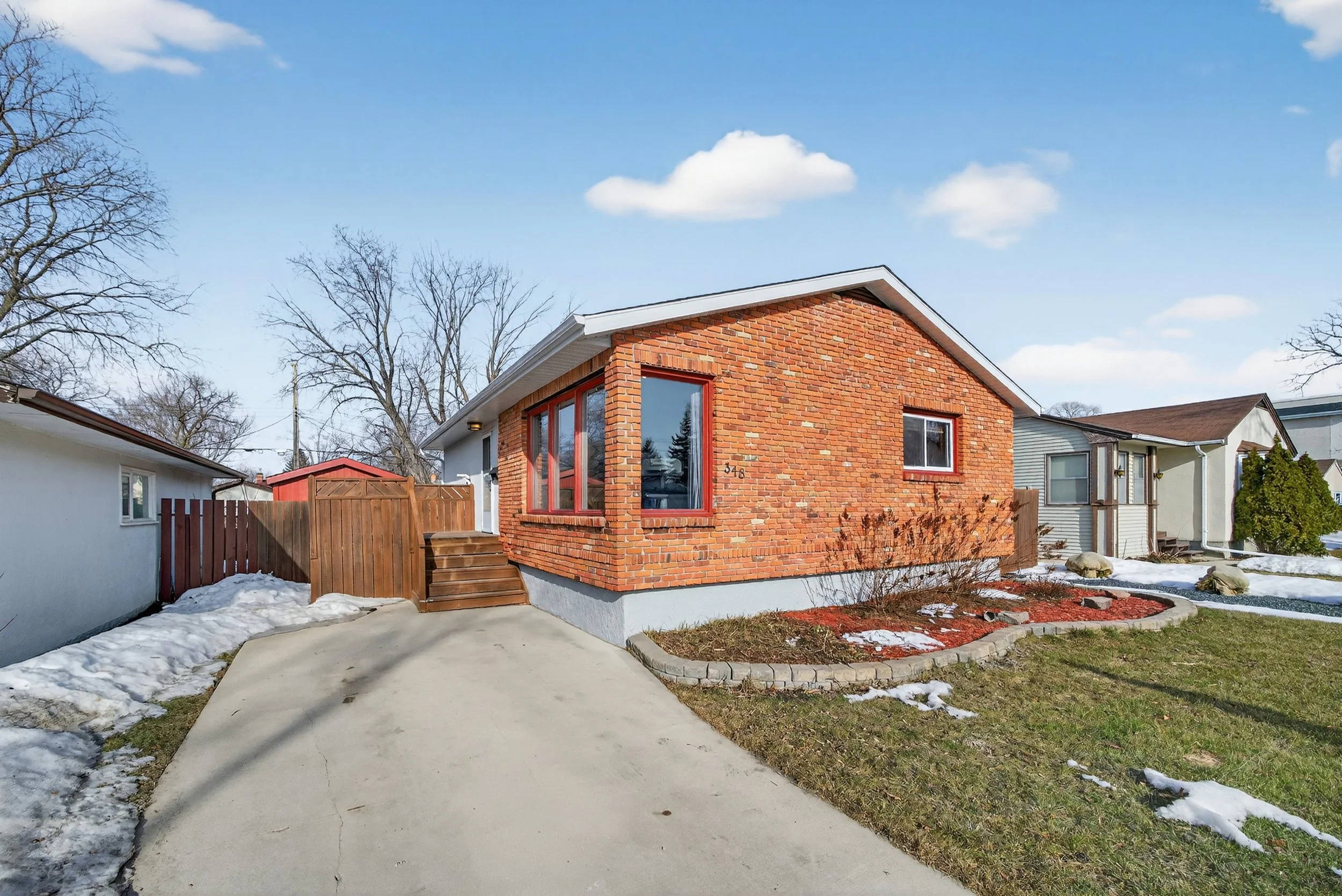 348 Olive St (38).jpg