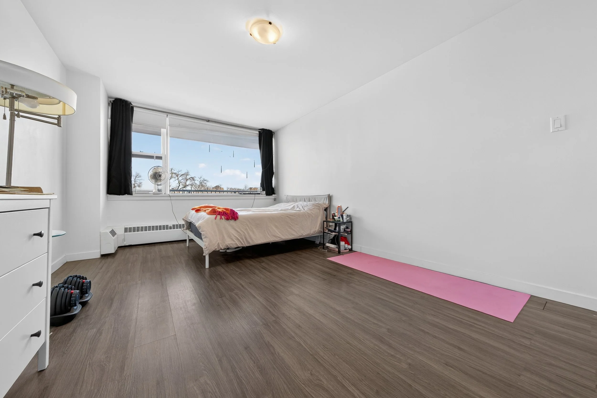 402 - 99 Wellington Cres (1).jpg