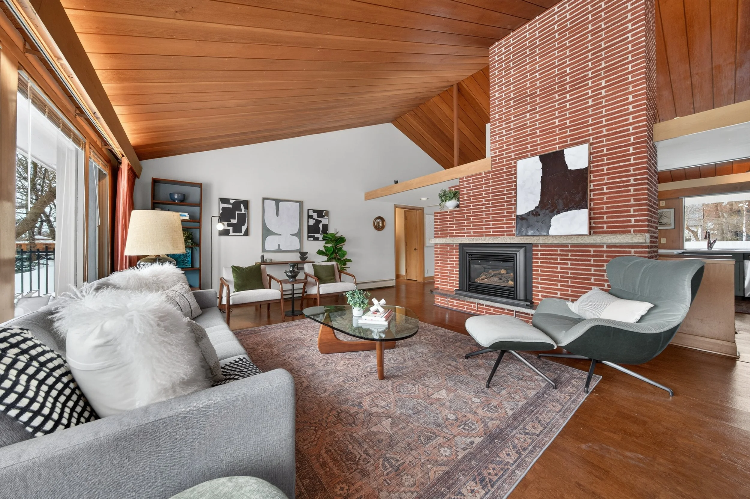 415 Kingston Rd (48).jpg