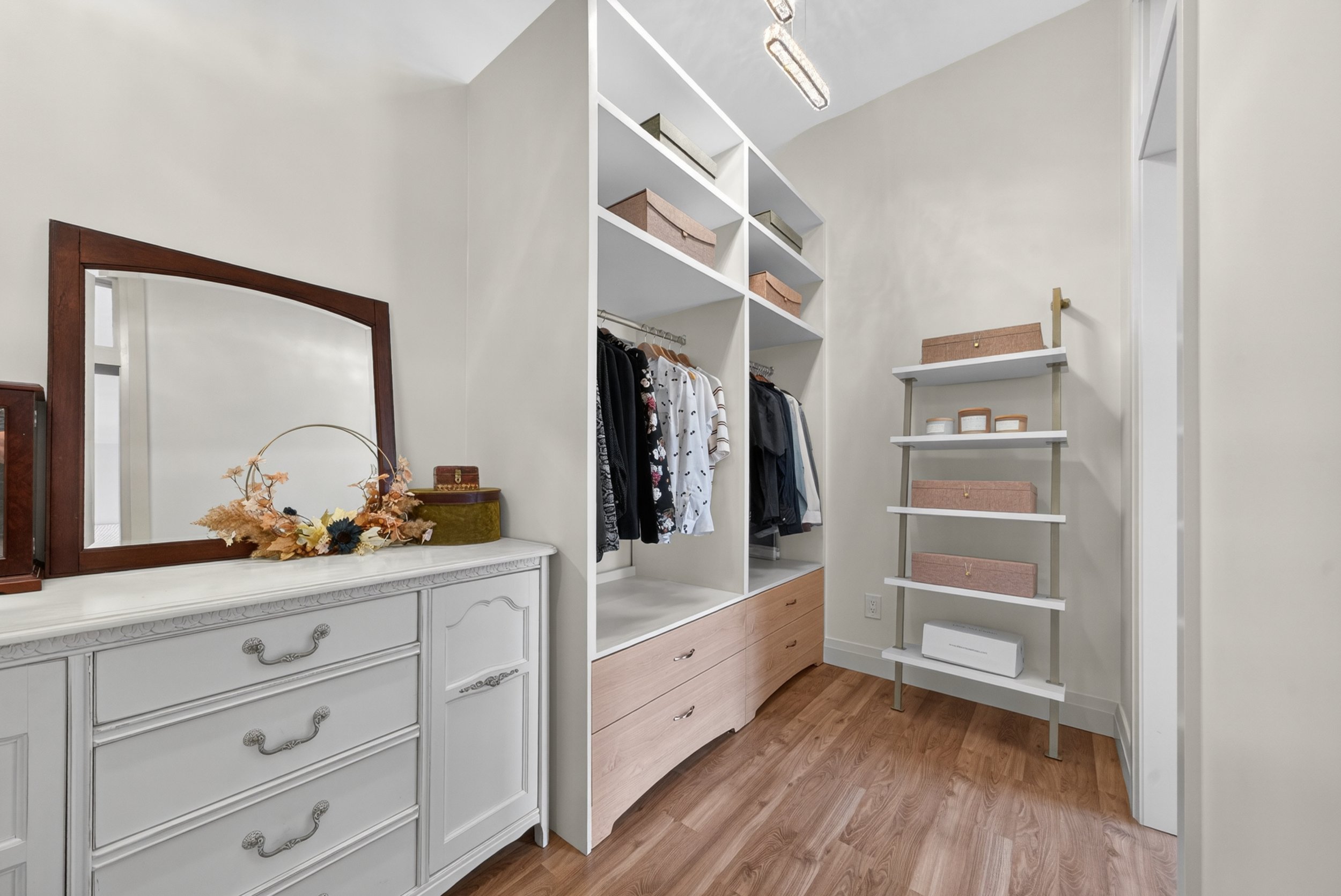 210 Penny Ln (53).jpg