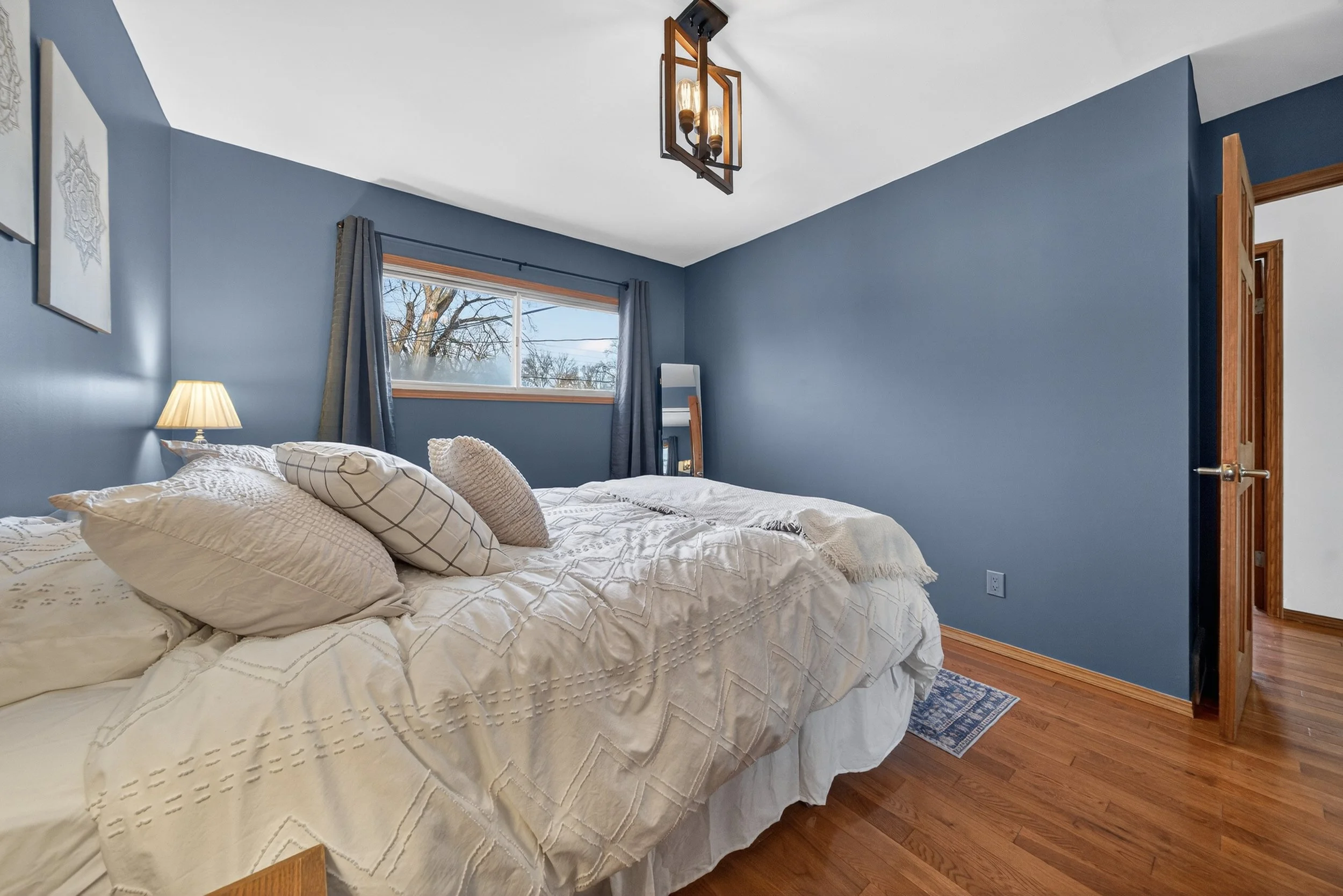 348 Olive St (19).jpg