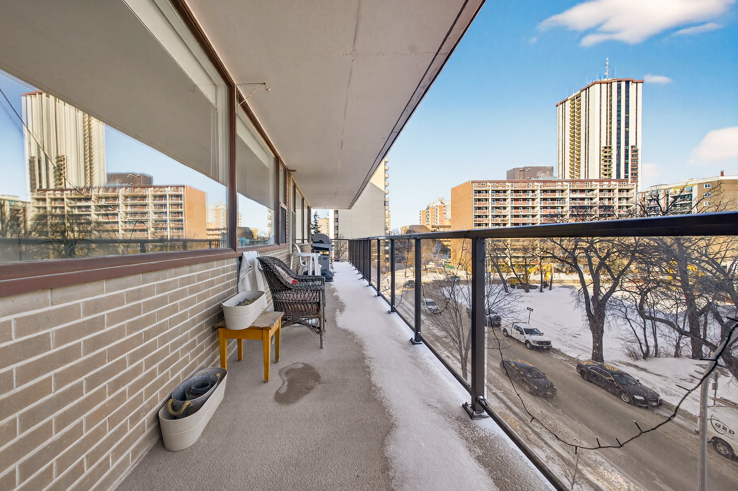 402 - 99 Wellington Cres (22).jpg