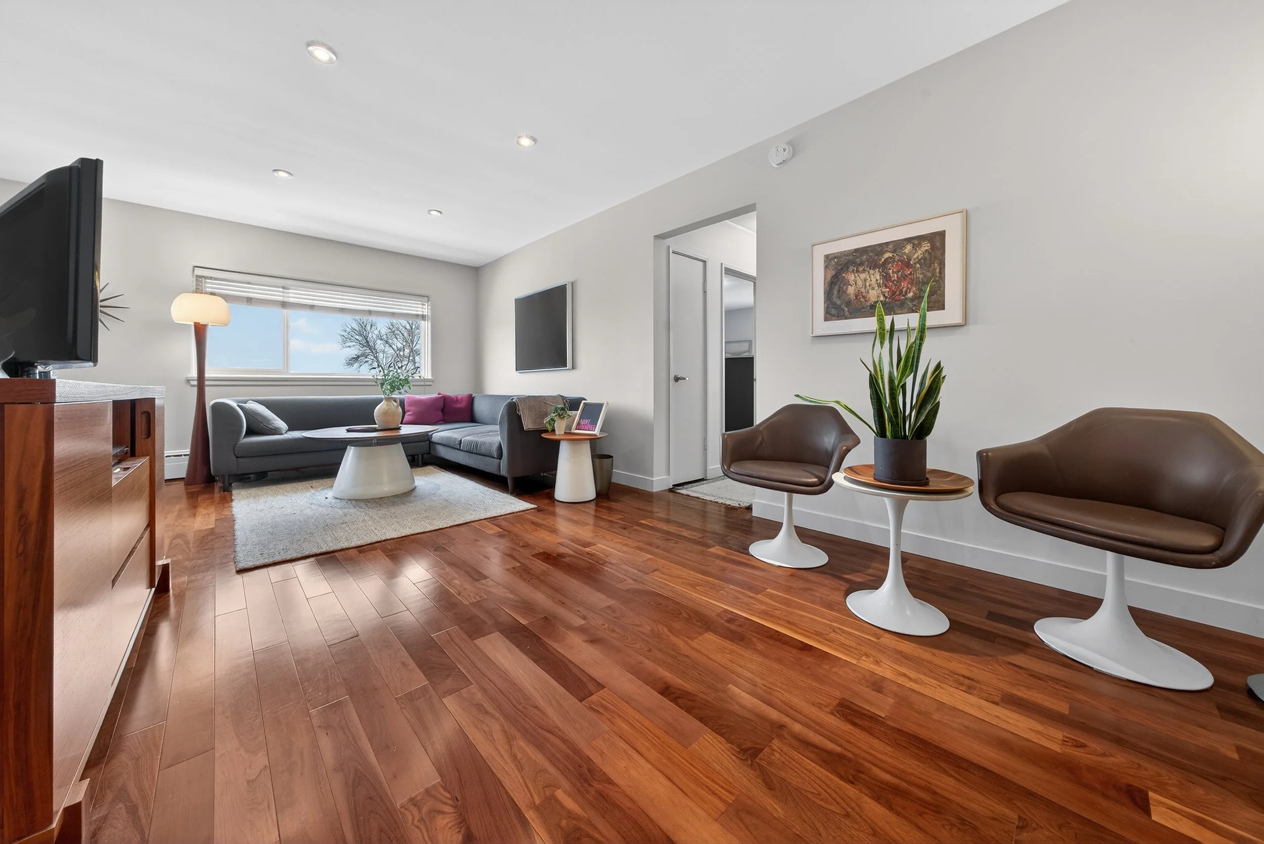 504 - 565 Corydon Avene (9).jpg